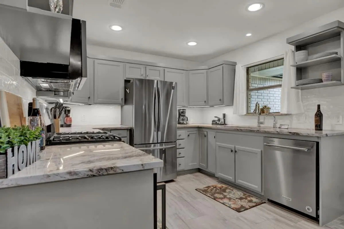 Coffee/tea facilities in Luxury Haus - GREAT Backyard, Firepit, Bocce Ball!