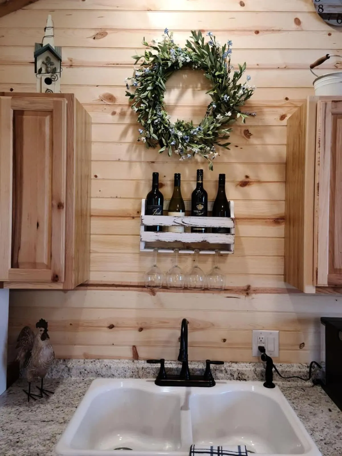 Kitchen or kitchenette in Stunning Cabin Right on Main St!