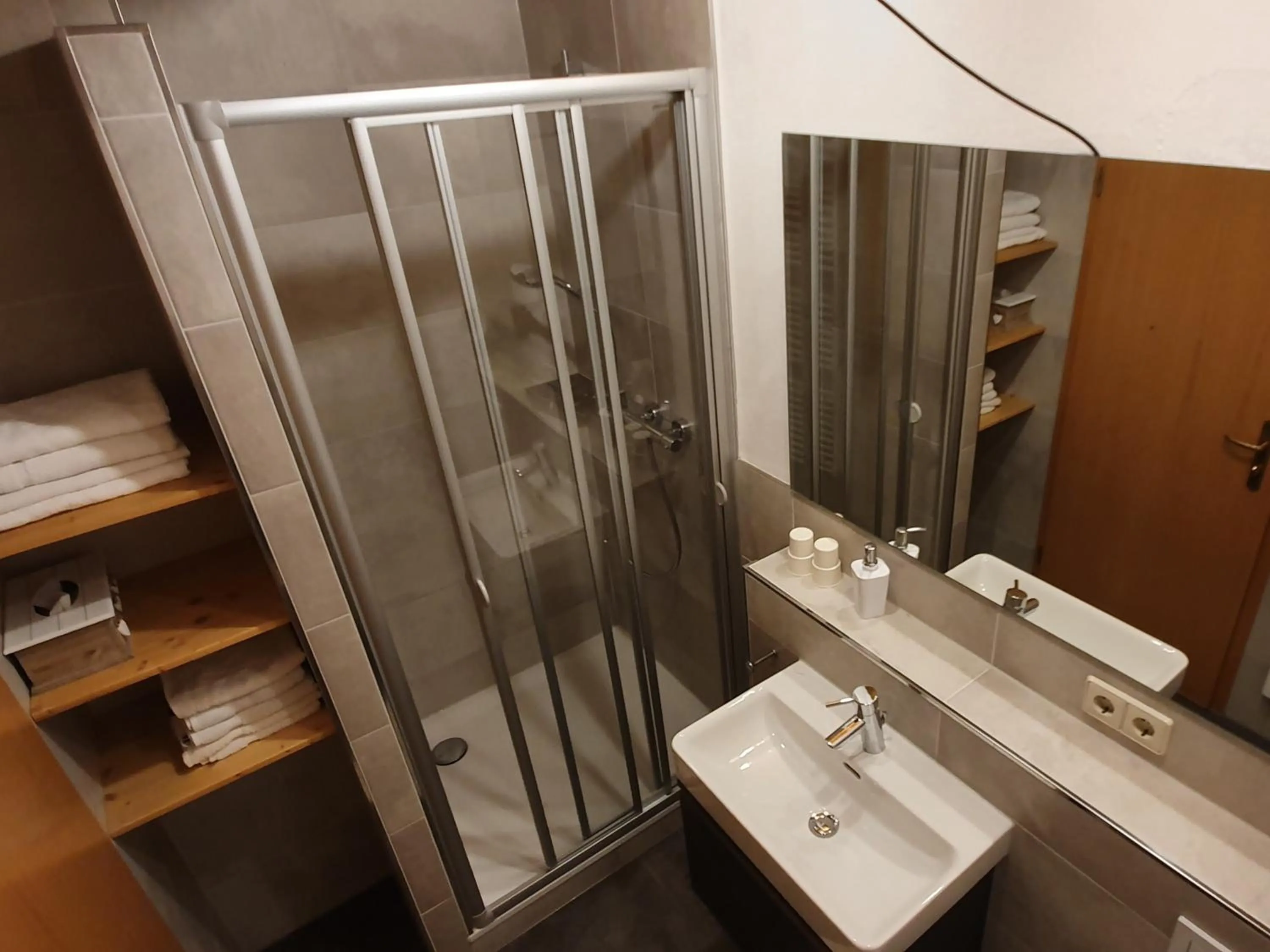 Bathroom in Ferienwohnungen Maierhof Oberried