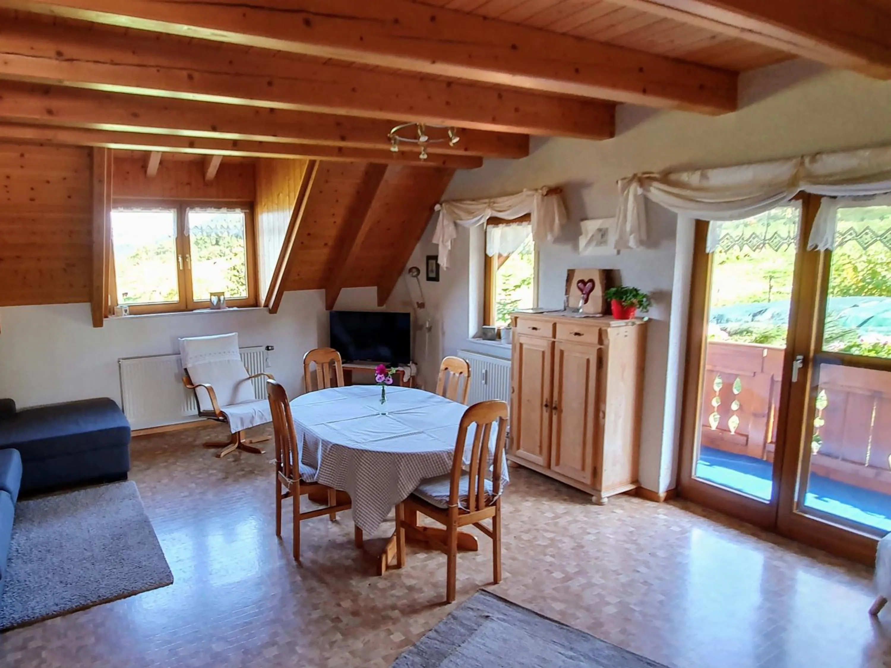Dining area in Ferienwohnungen Maierhof Oberried