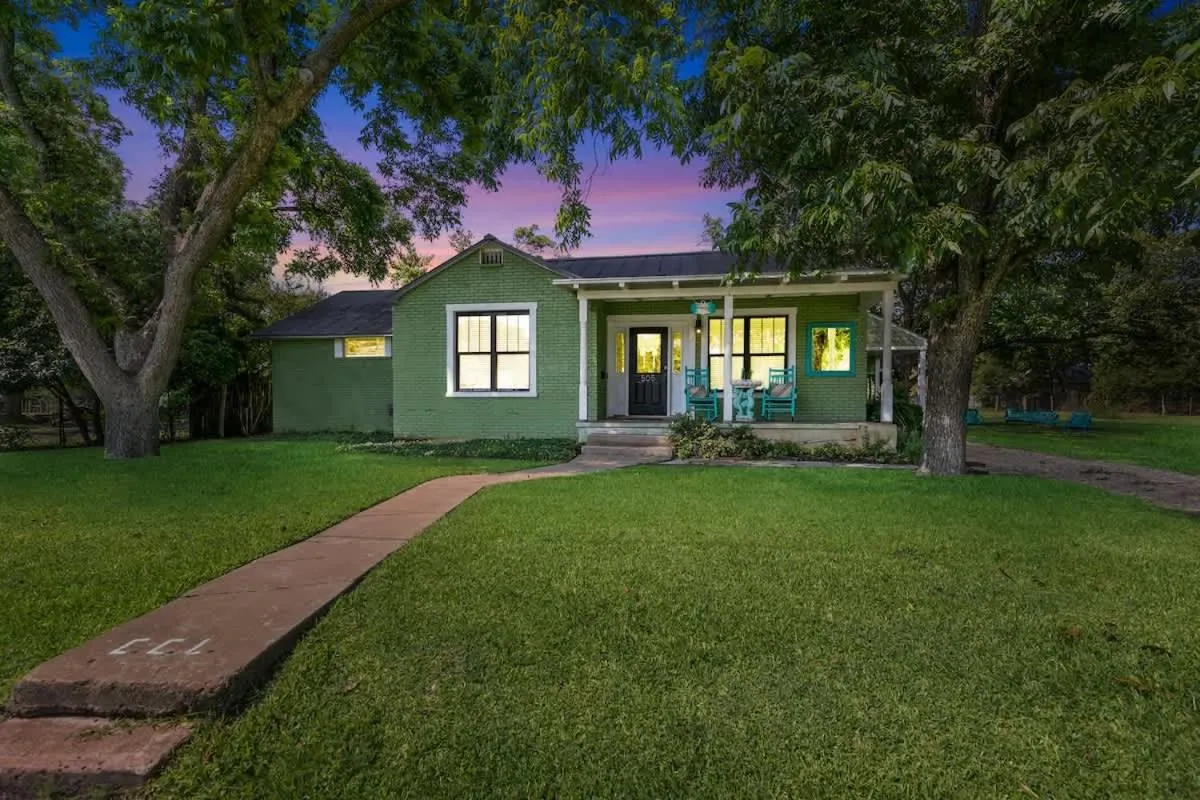 Property building in Clover Haus 2 Blks to Main St with Pool and Spa!