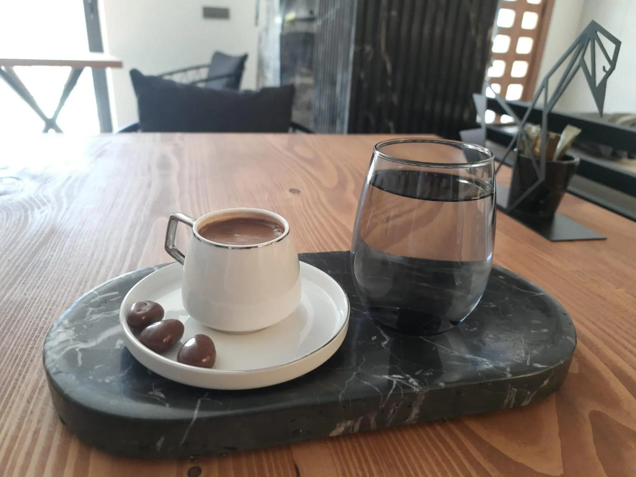 Communal lounge/ TV room in Nilus Urla