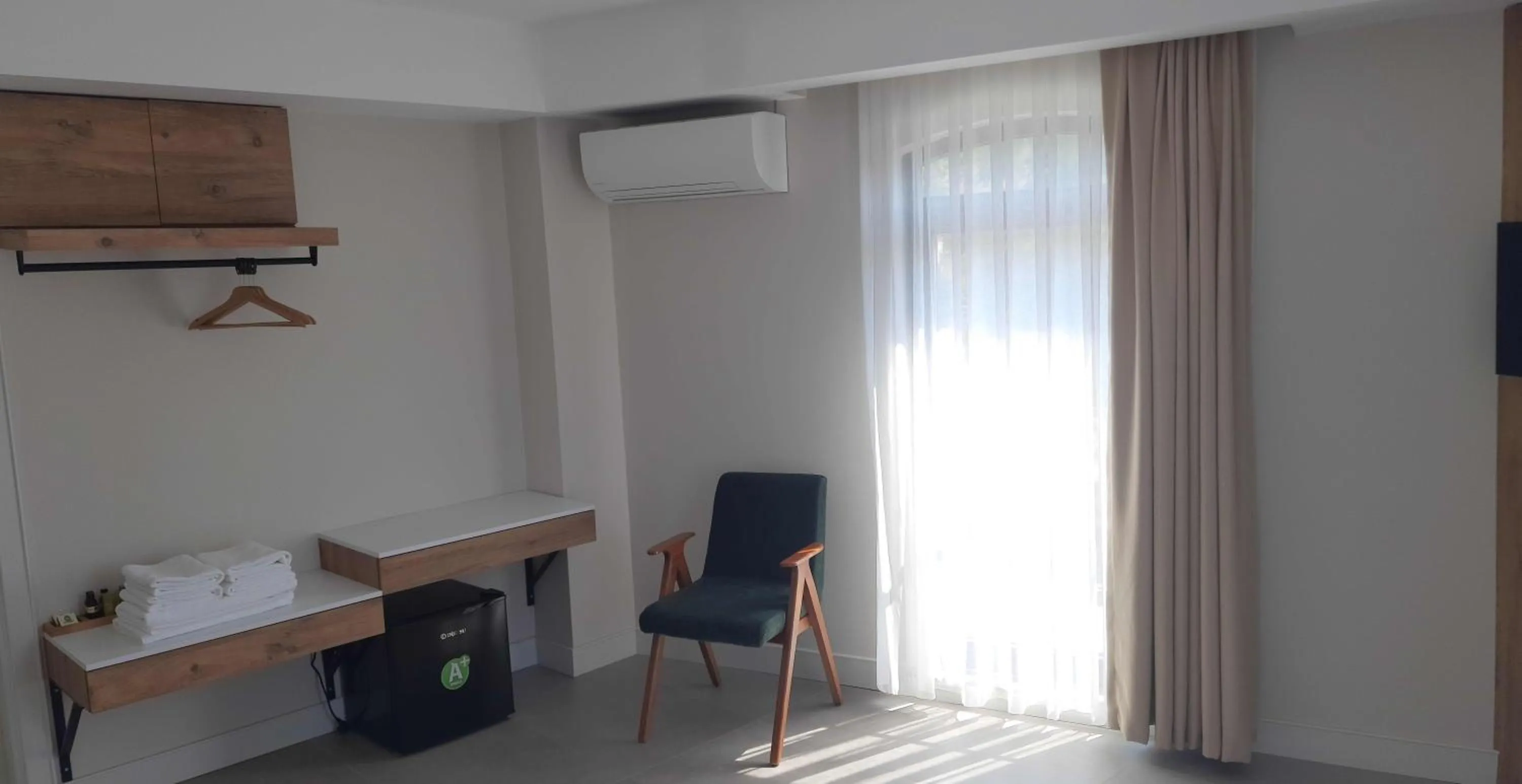 air conditioner in Nilus Urla