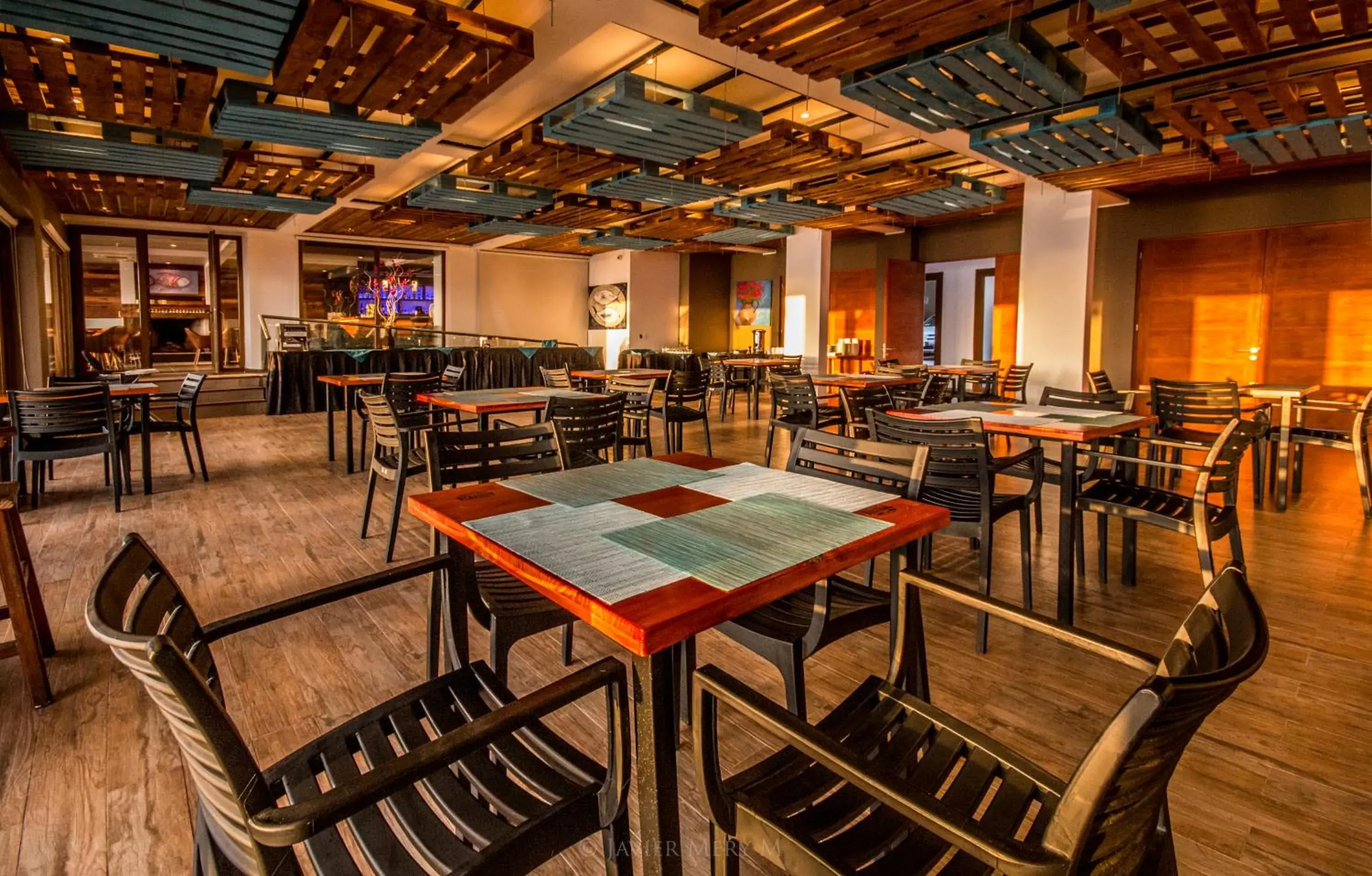 Restaurant/places to eat in Hotel Mae Restaurant/places to eat in Hotel Mae