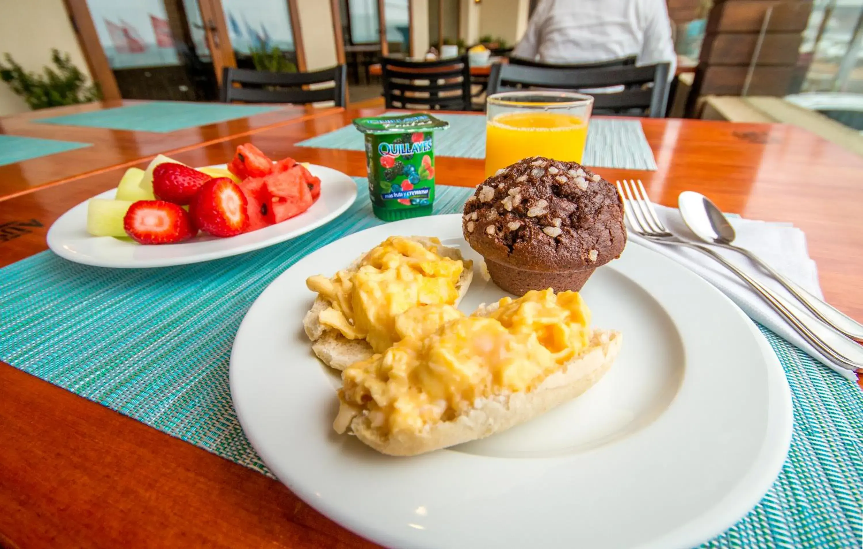 Food and drinks in Hotel Mae Food and drinks in Hotel Mae