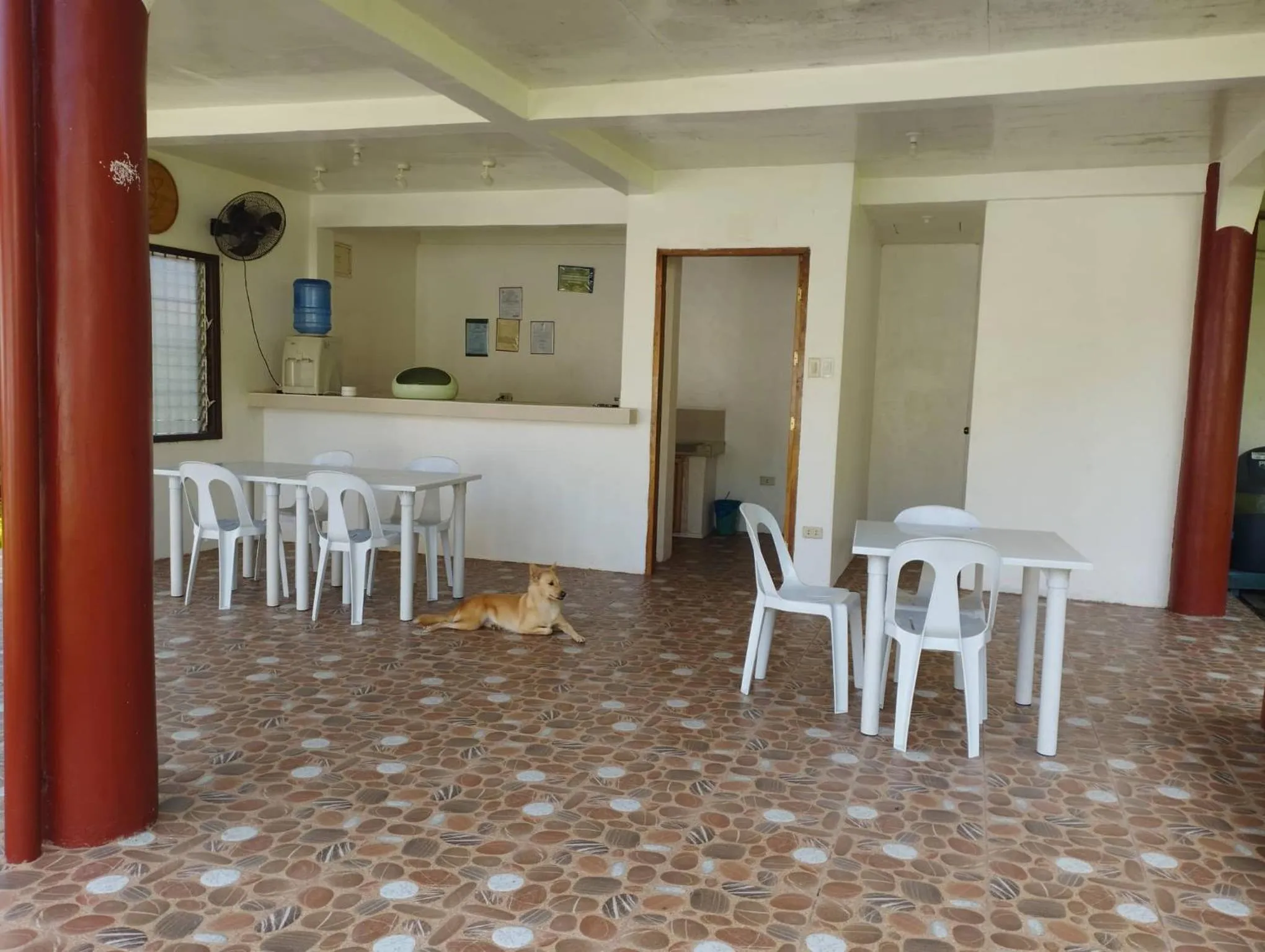 Kitchen or kitchenette in Kj Danish Inn