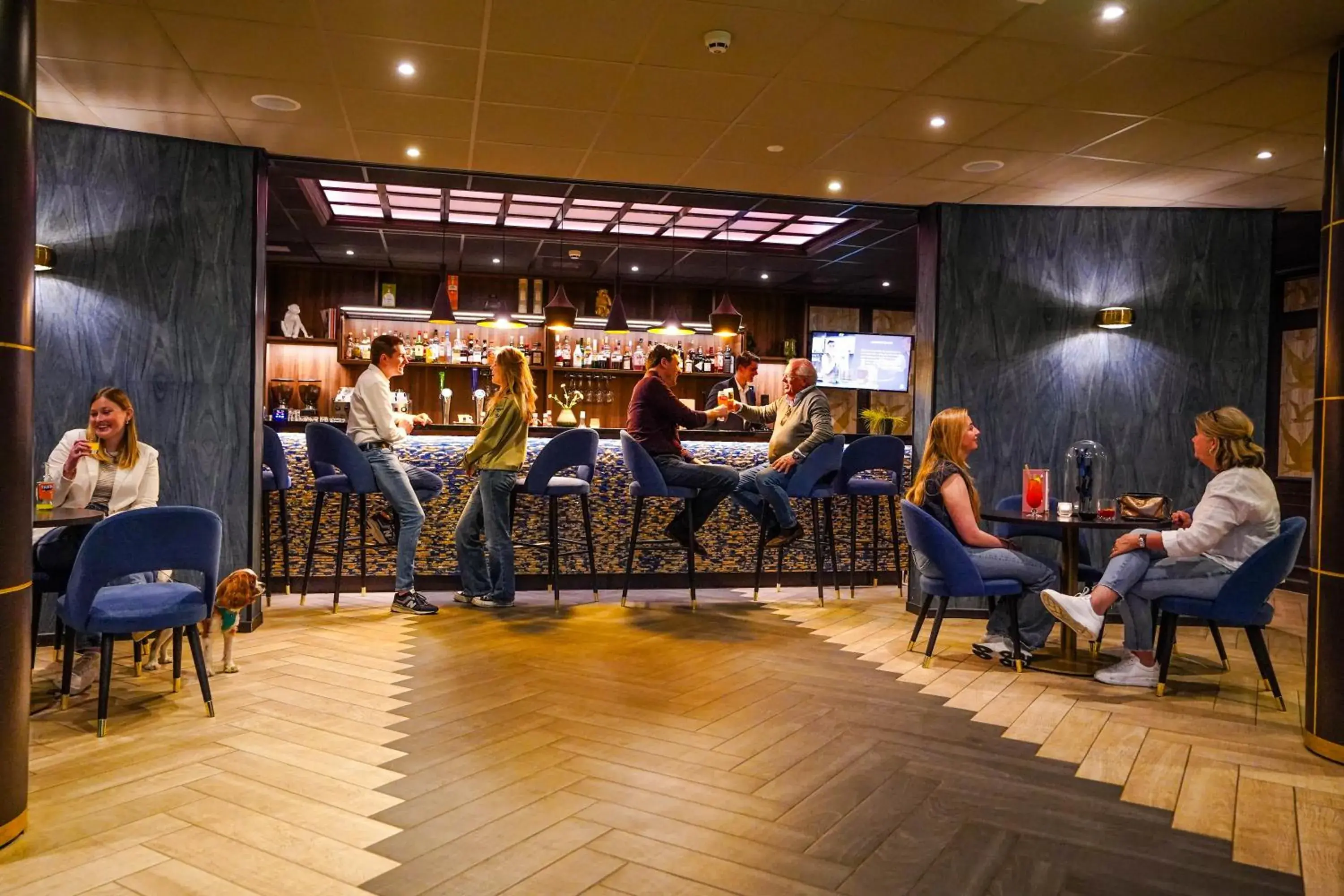Lounge or bar in DoubleTree by Hilton Royal Parc Soestduinen Lounge or bar in DoubleTree by Hilton Royal Parc Soestduinen