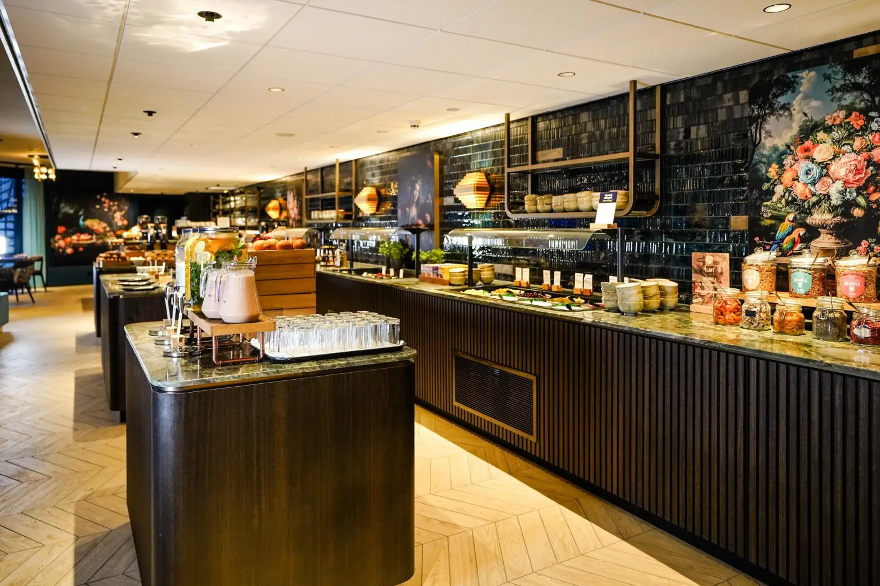 Food and drinks in DoubleTree by Hilton Royal Parc Soestduinen Food and drinks in DoubleTree by Hilton Royal Parc Soestduinen