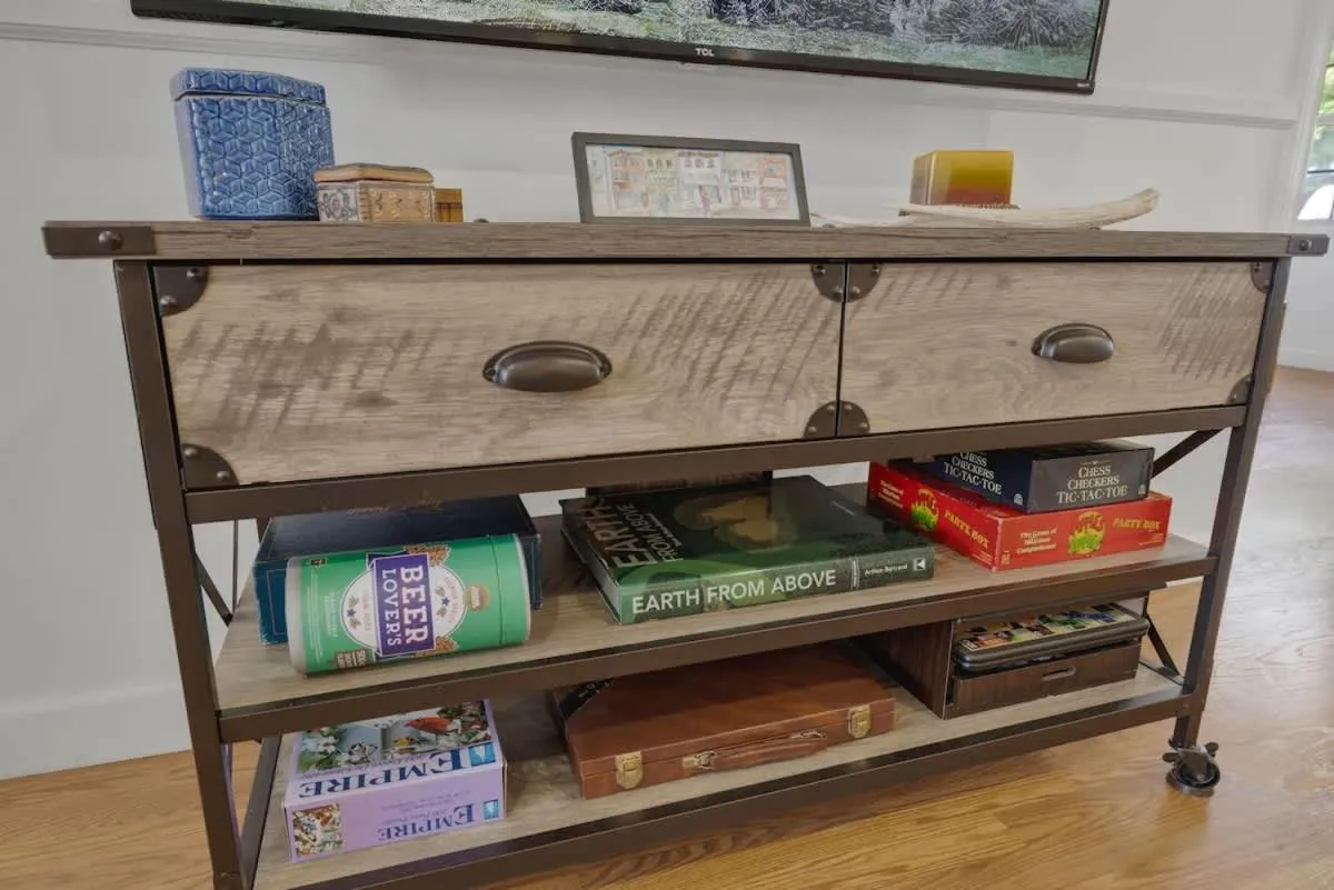 Other in Elegant and Stylish Glenmoor Abode - 5 min to Town