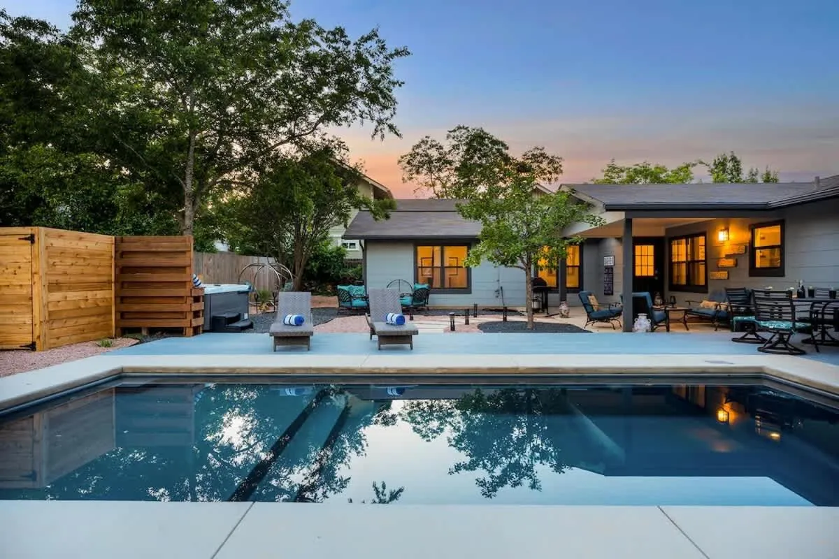 Property building in Das Weinhaus Pool & Hot Tub - Walk to Main St