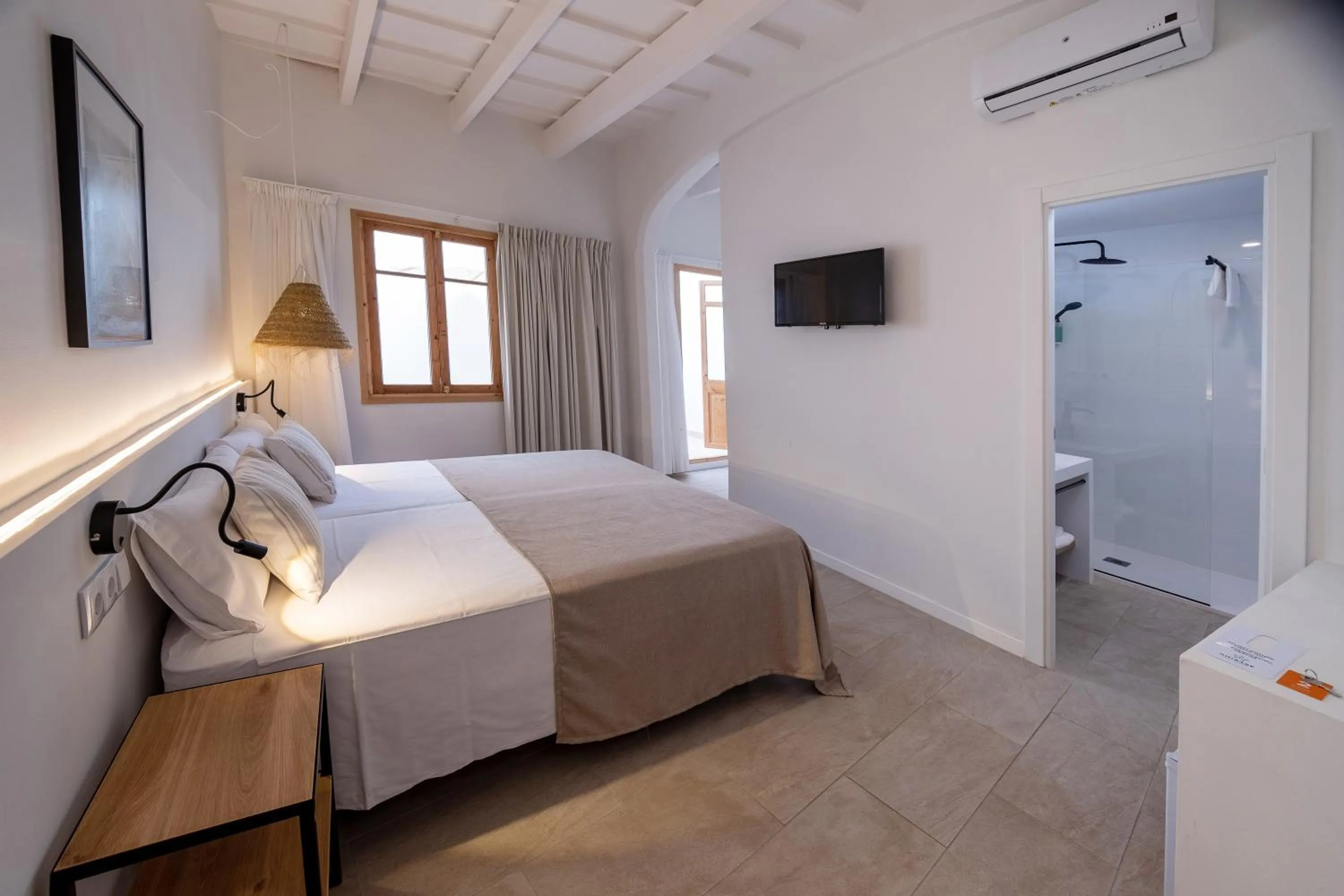 Bedroom, Bed in Tres Tocs