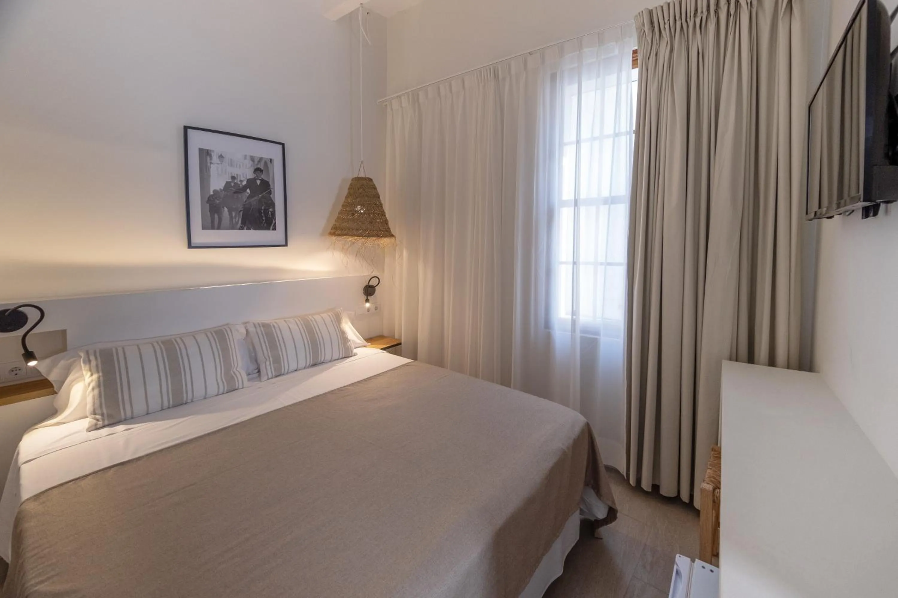 TV and multimedia, Bed in Tres Tocs