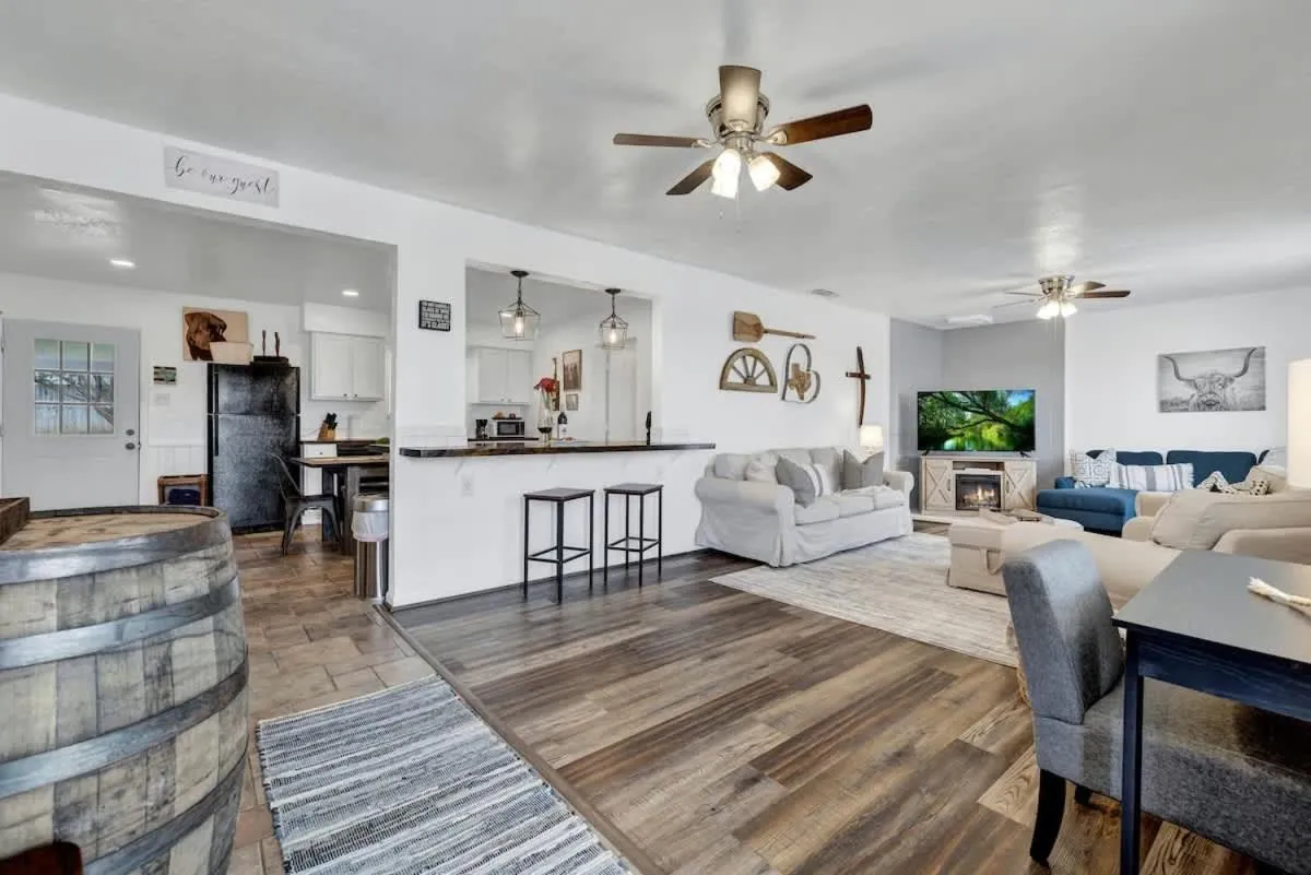 Dining area in Bayer Guest Haus-Hot Tub and Fire Pit