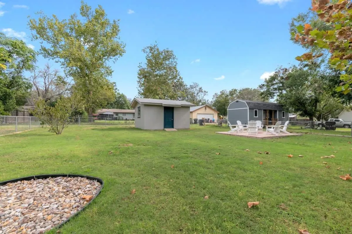 Property building in Gorgeous Home with Grill 5Min from MainSt!