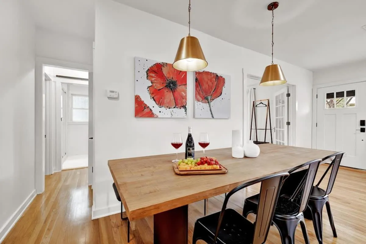 Seating area in Harley House with Hot Tub & Grill - Historic District