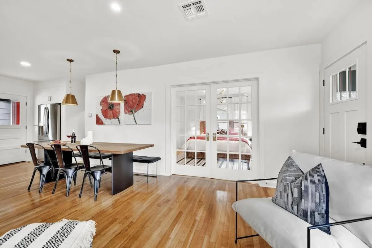 Seating area in Harley House with Hot Tub & Grill - Historic District