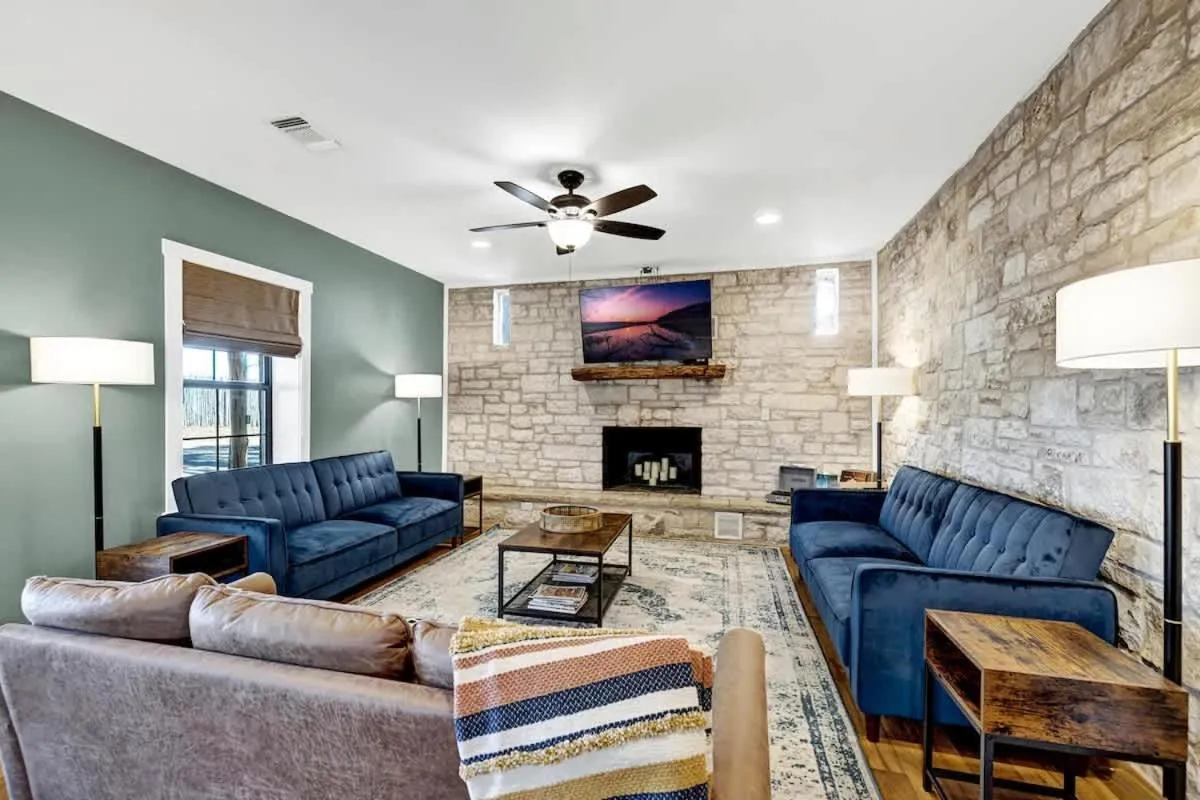 TV and multimedia in Willies House with Country Views - Shared Party Barn