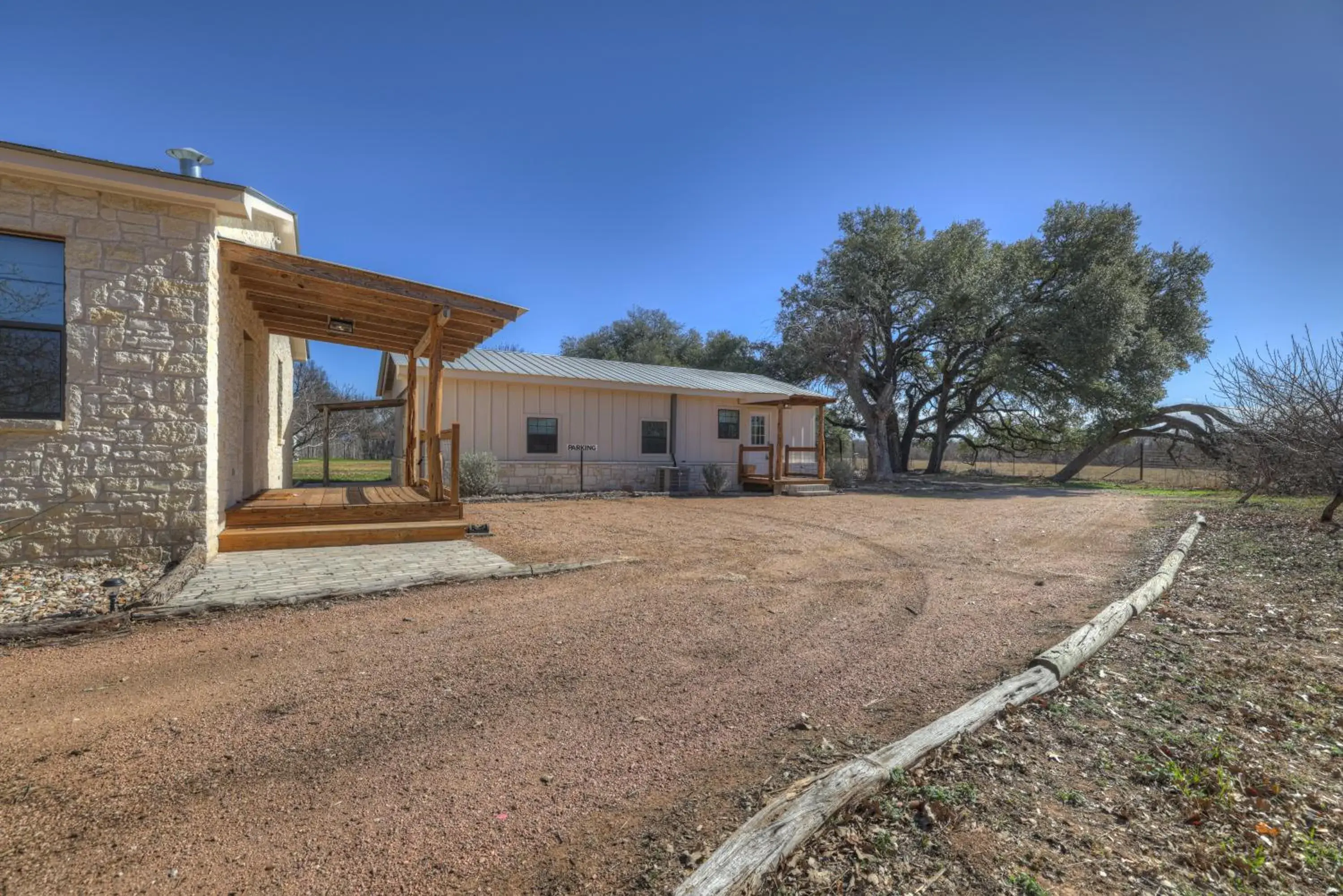 Willies House with Country Views - Shared Party Barn Willies House with Country Views - Shared Party Barn