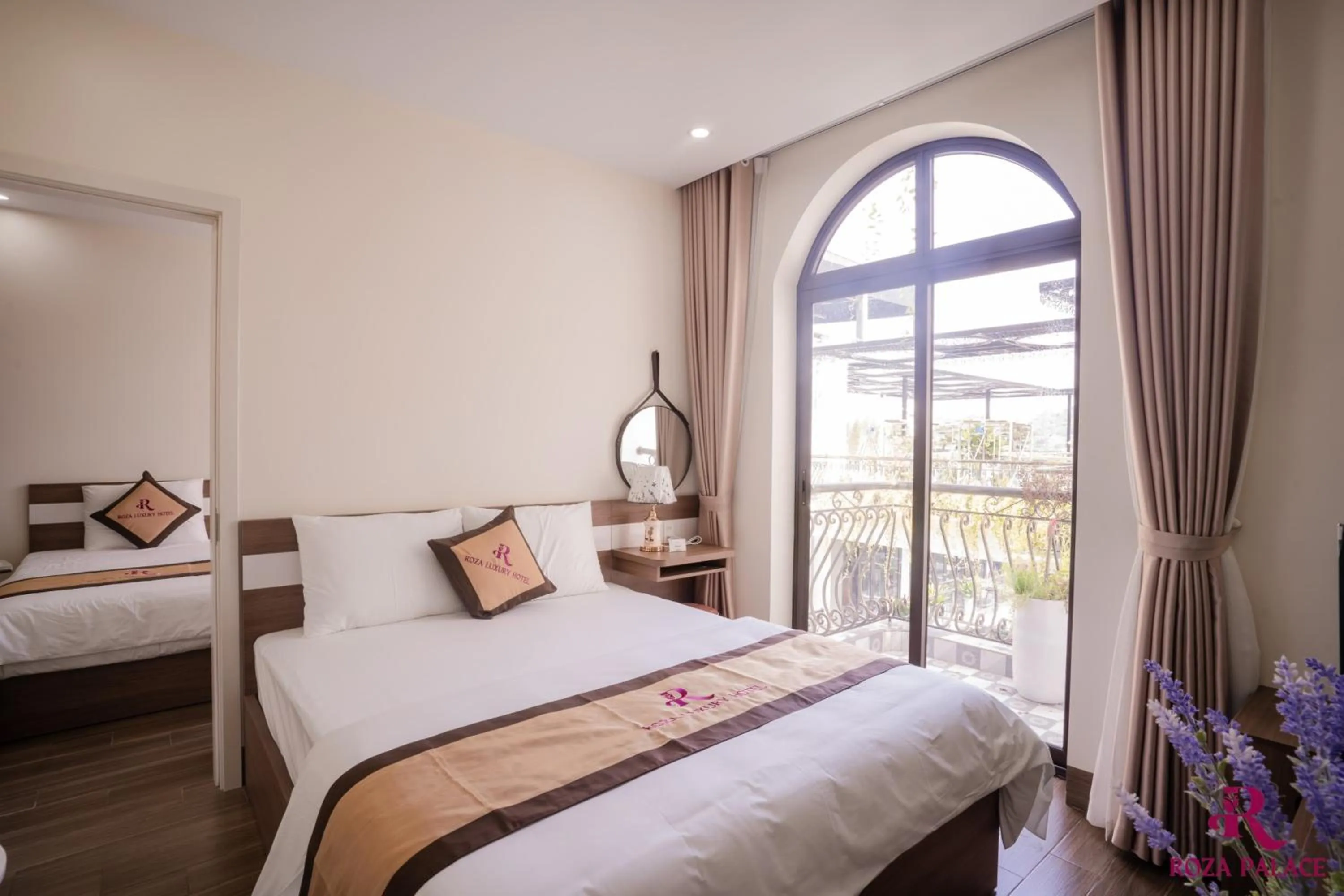 Bed in Roza Palace Cat Ba