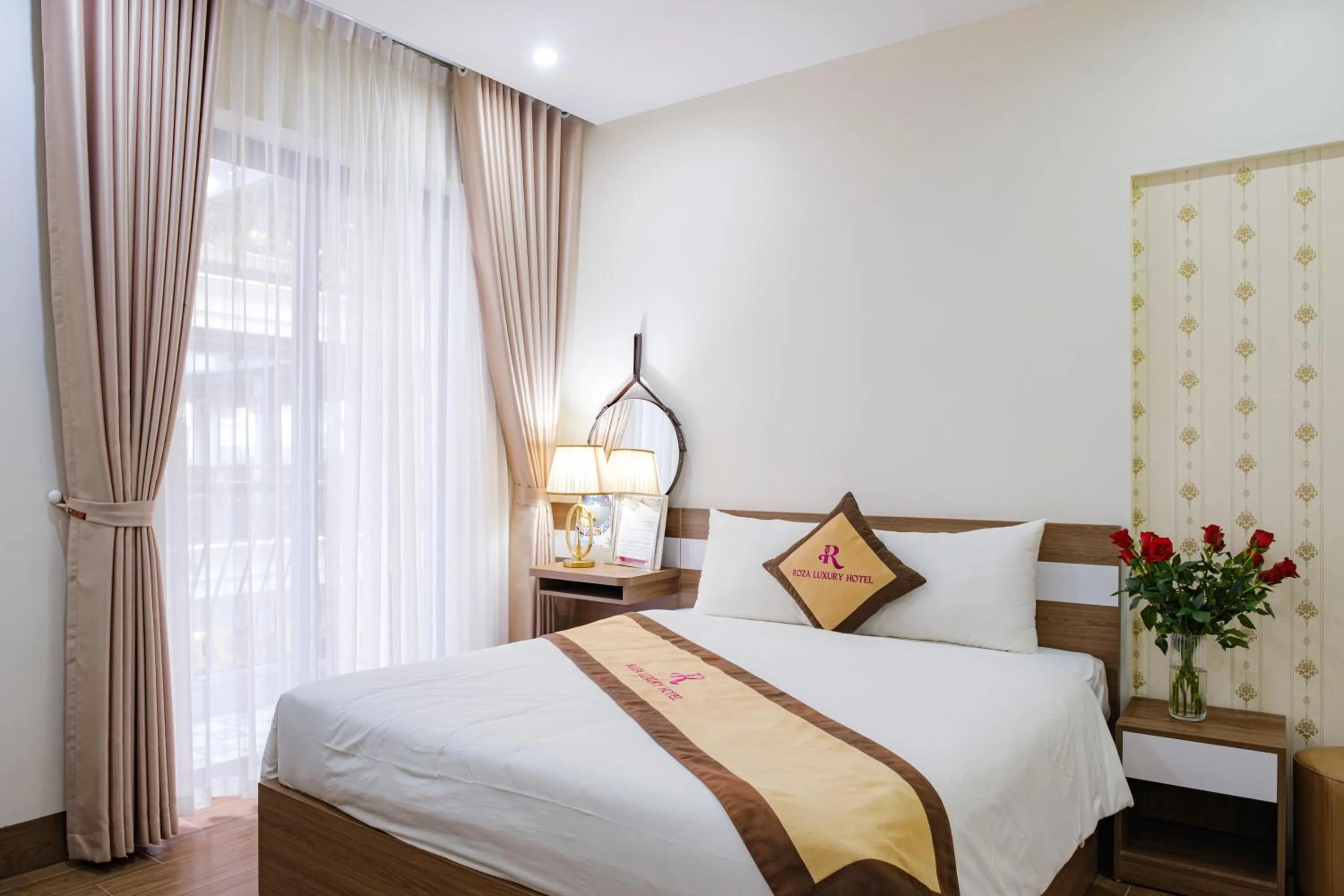 Bed in Roza Palace Cat Ba