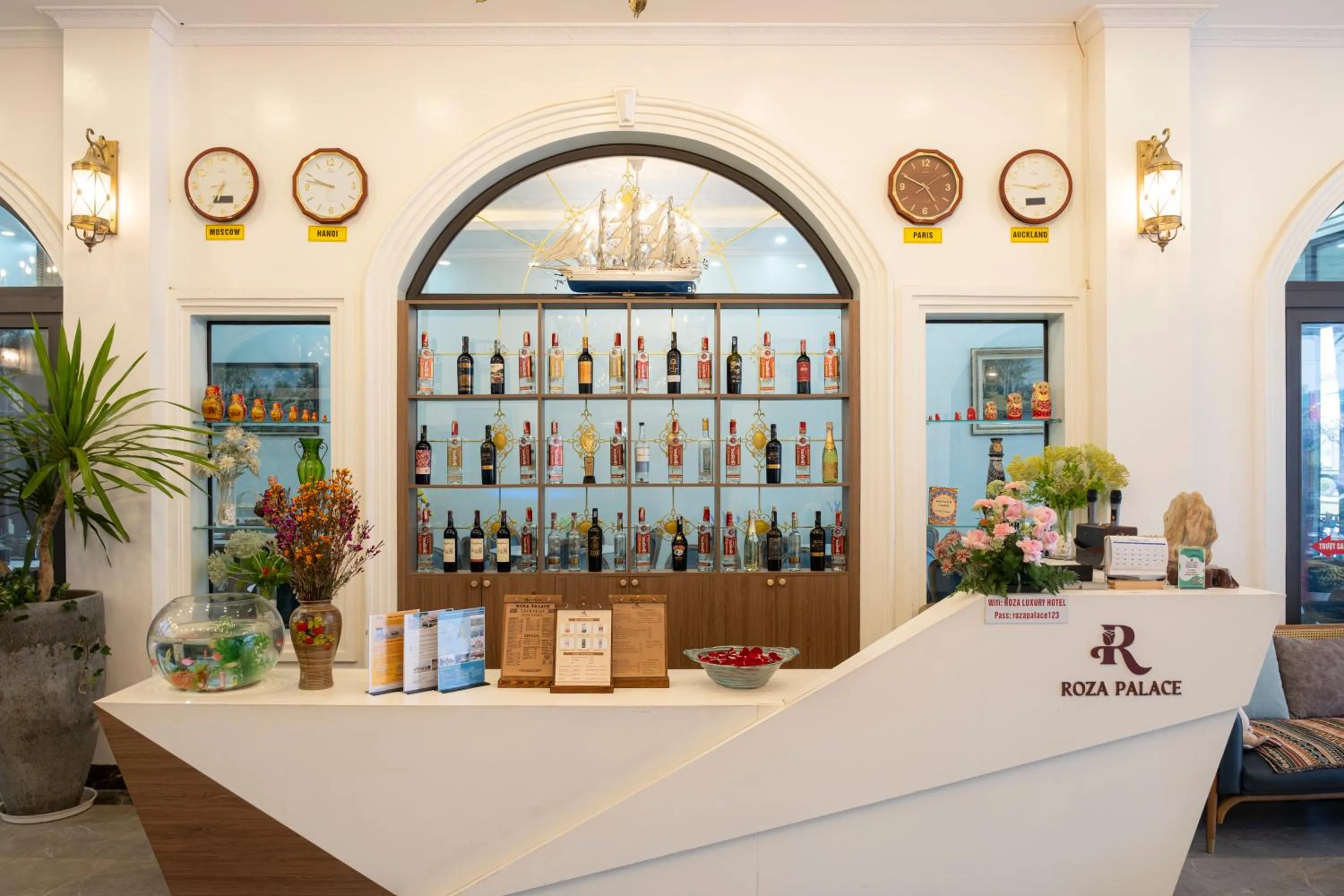 Lobby or reception in Roza Palace Cat Ba