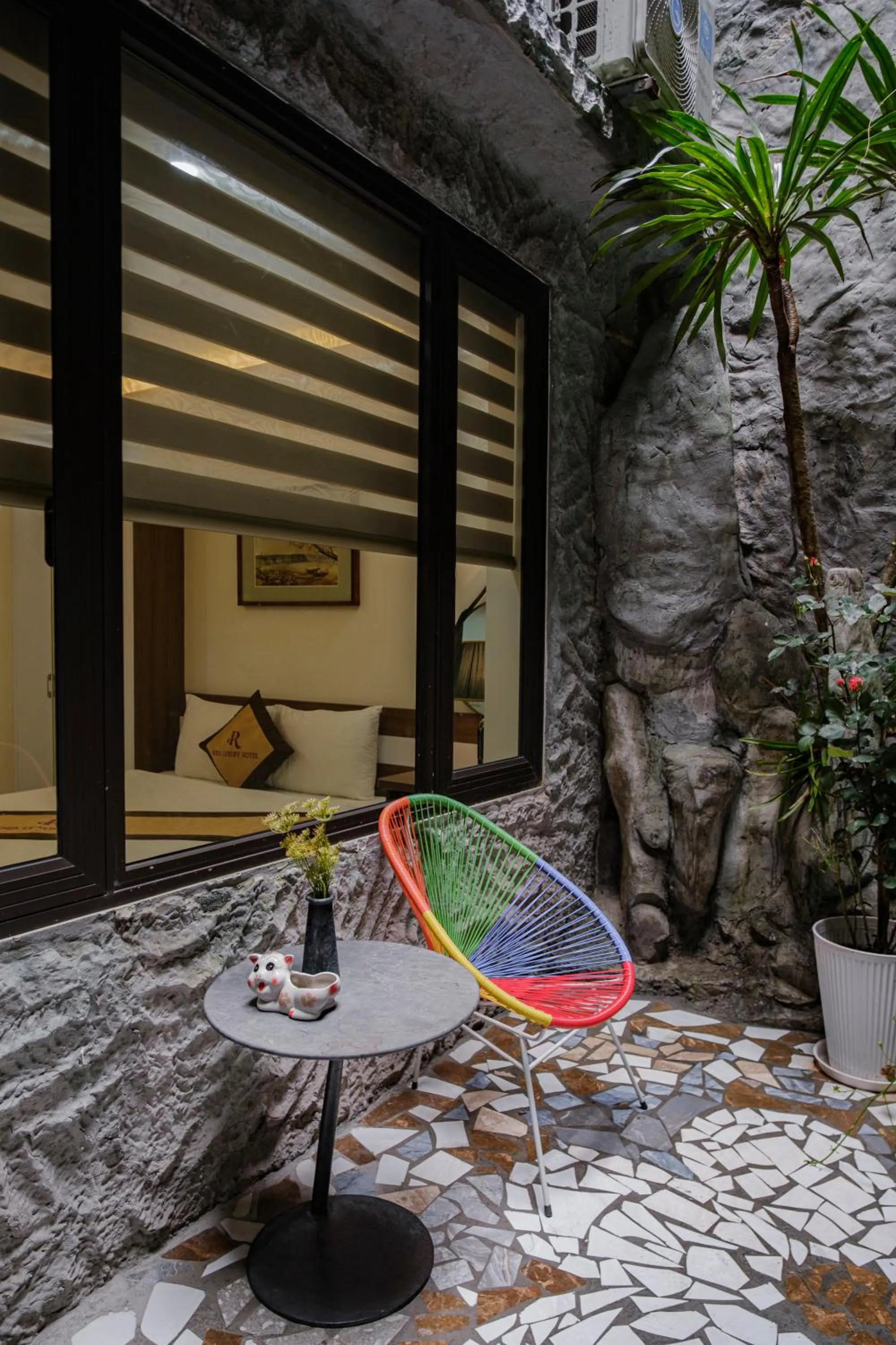 Patio in Roza Palace Cat Ba