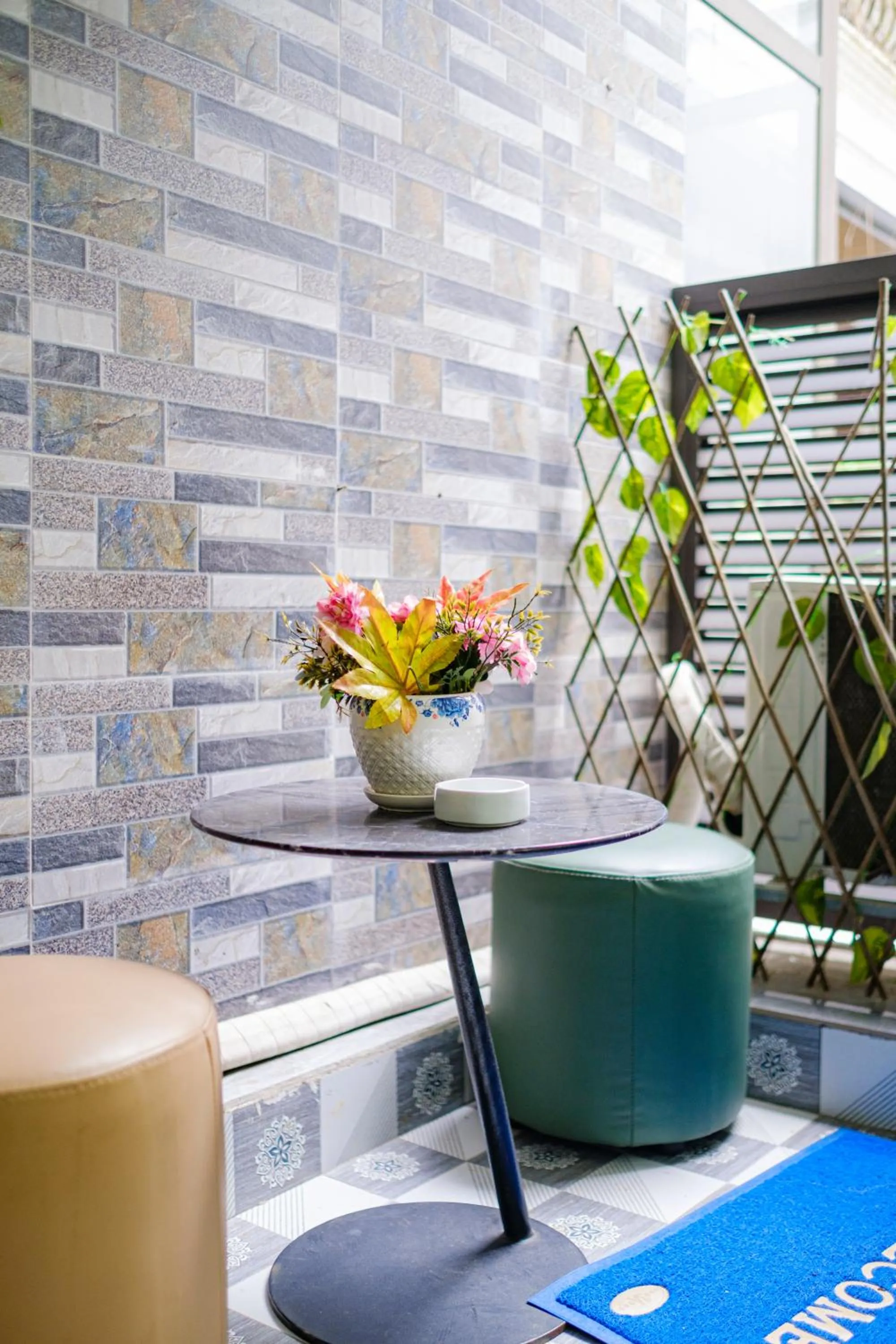 Patio in Roza Palace Cat Ba