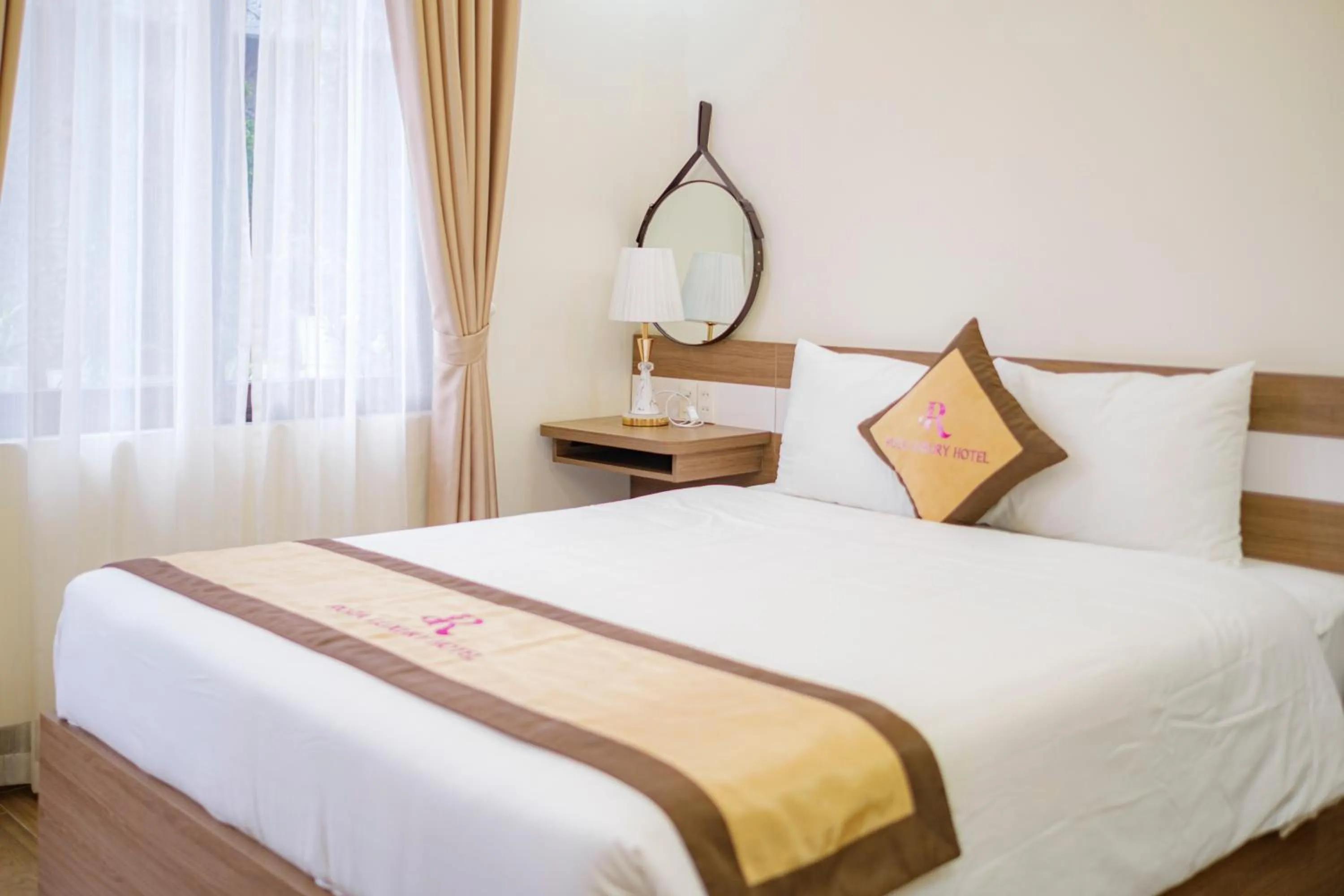 Bed in Roza Palace Cat Ba