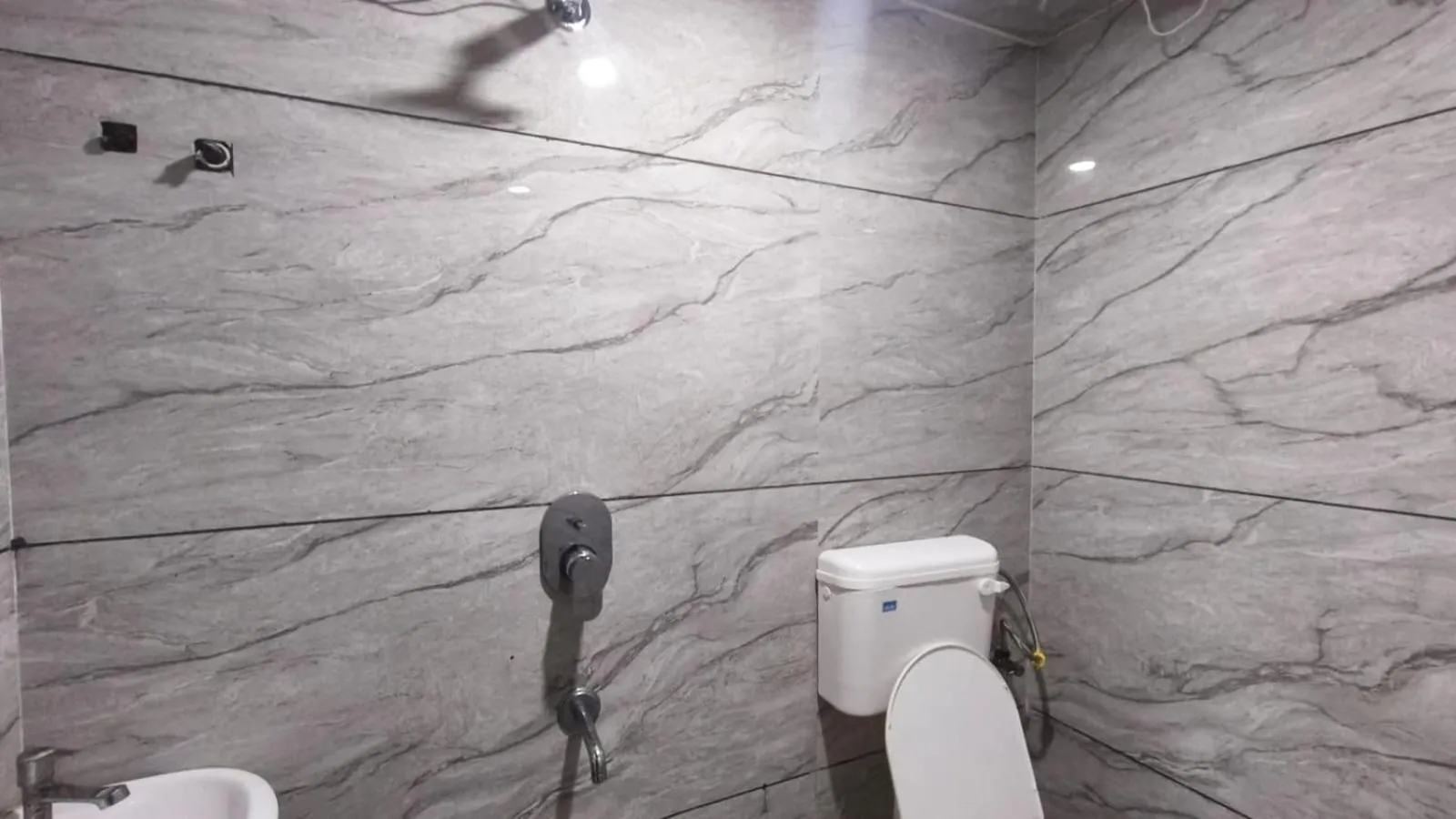 Toilet in Nain Guest House