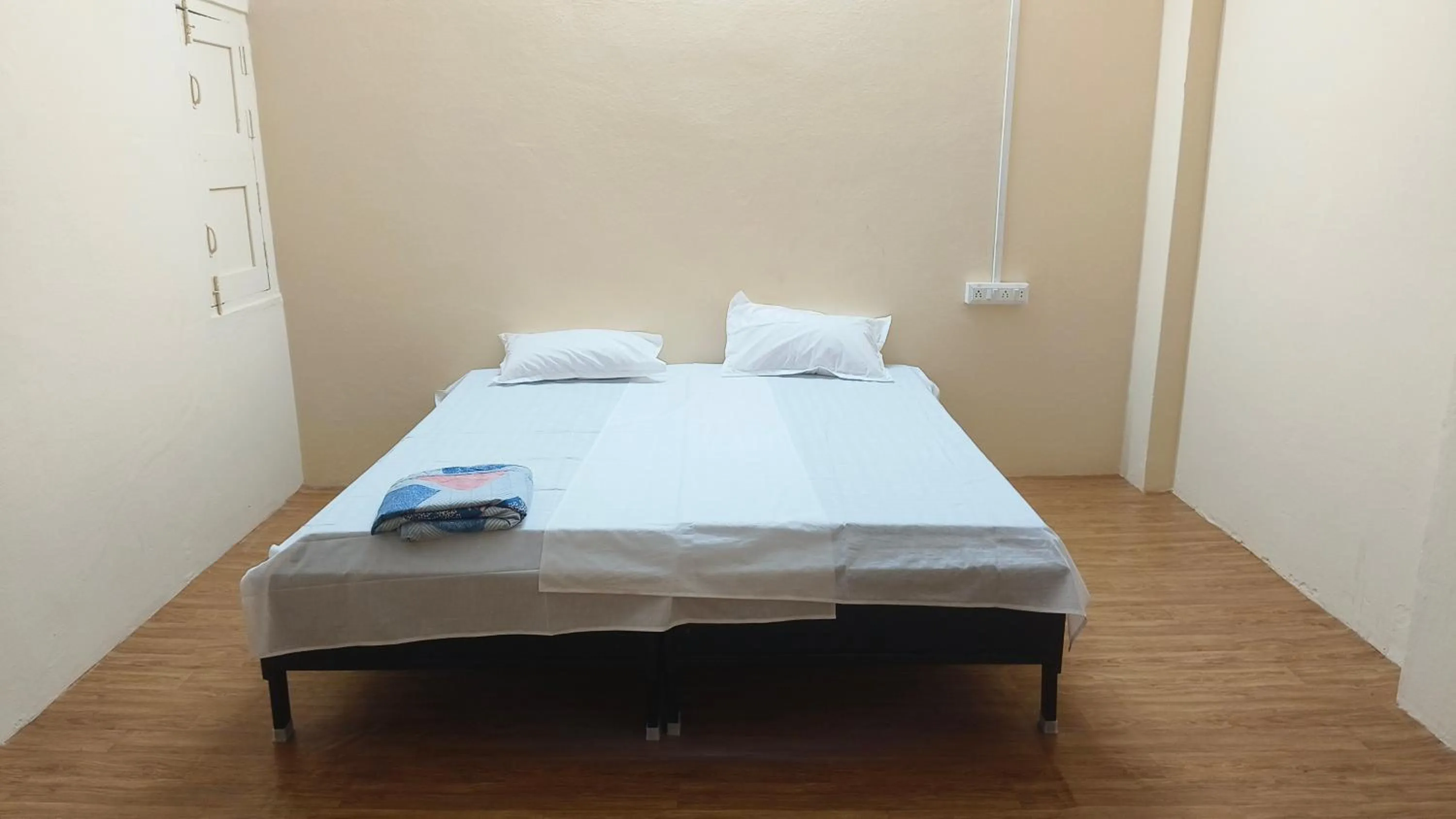 Bed in Nain Guest House