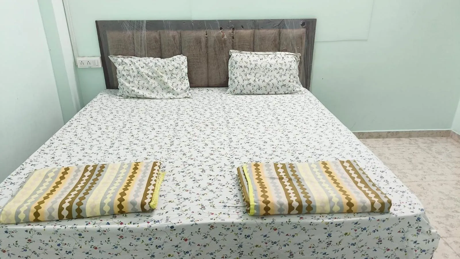 Bed in Nain Guest House