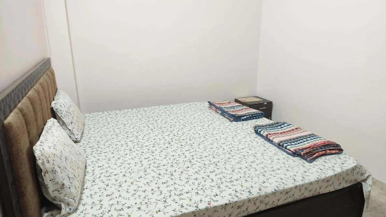 Bed in Nain Guest House Bed in Nain Guest House