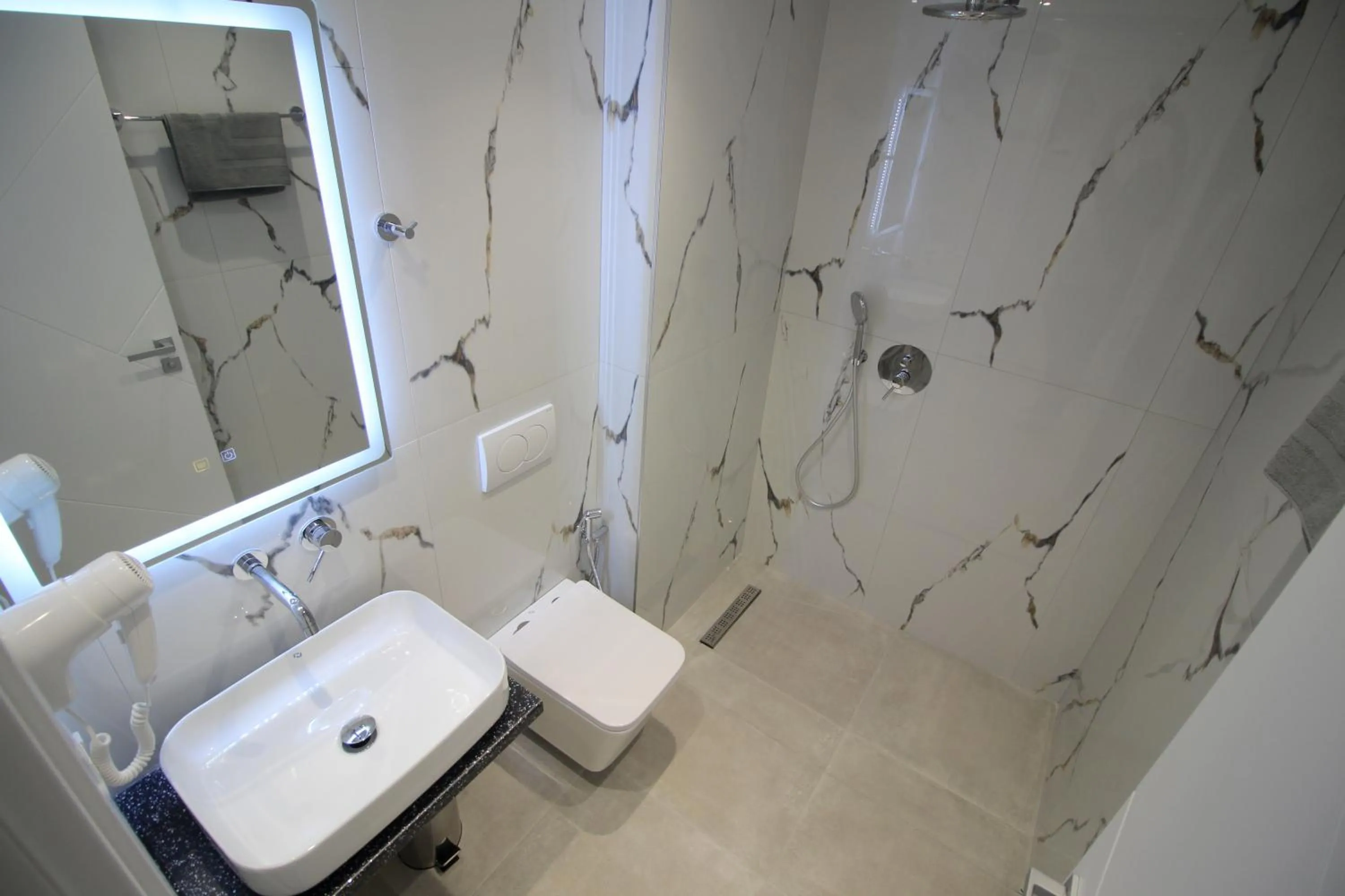 Shower in Noa Boutique Hotel