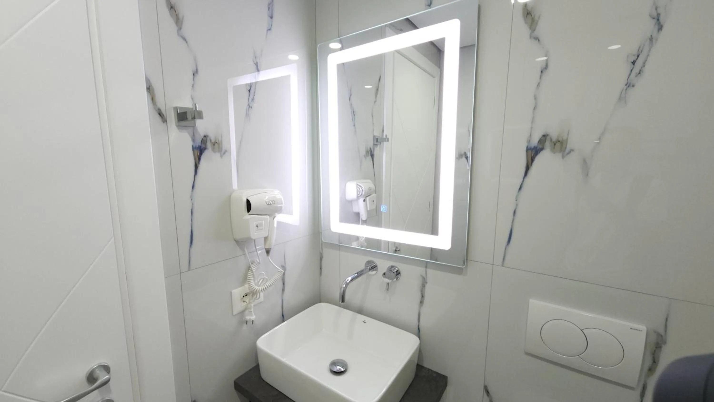 Shower in Noa Boutique Hotel