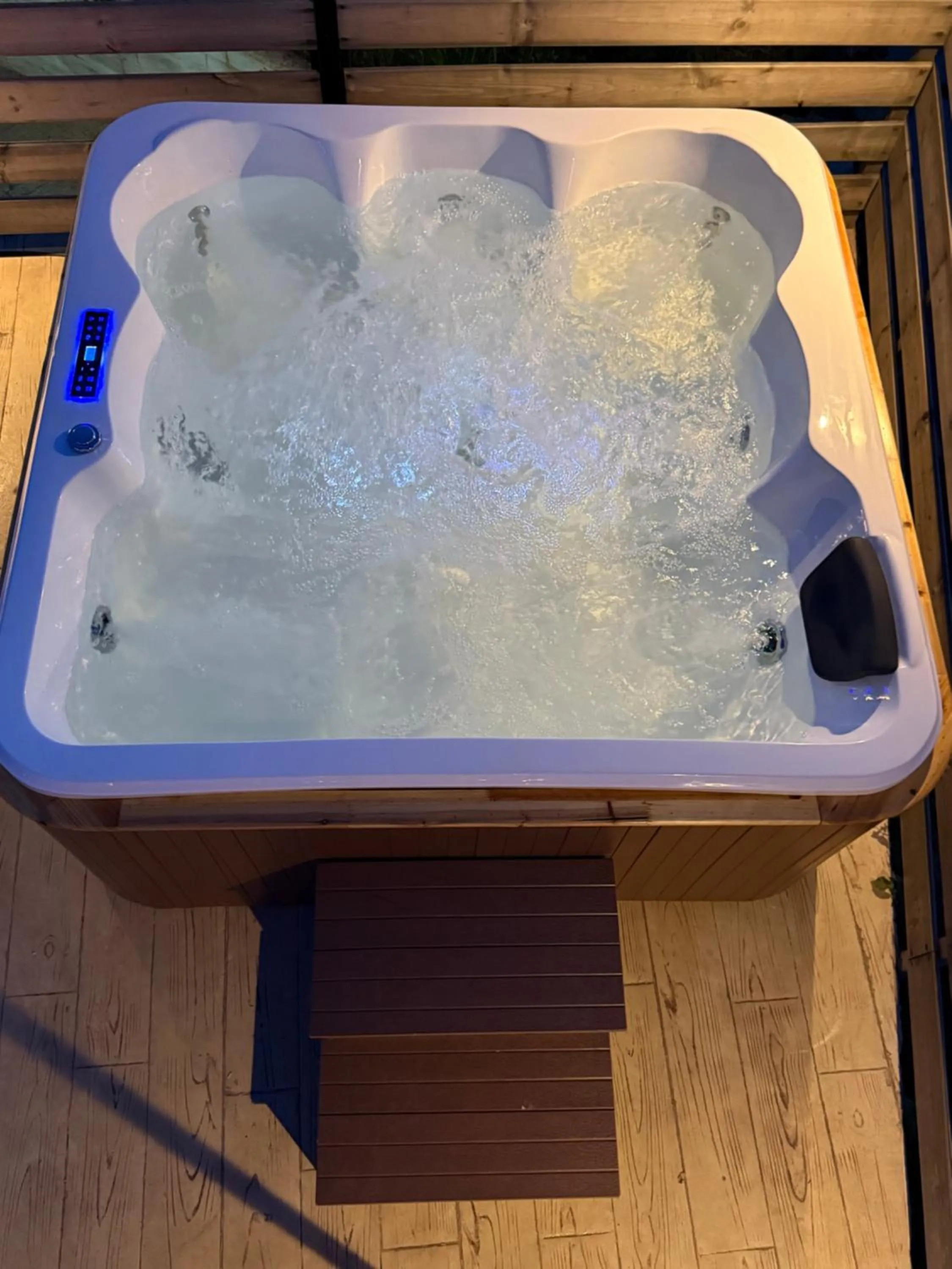 Hot Tub in Noa Boutique Hotel