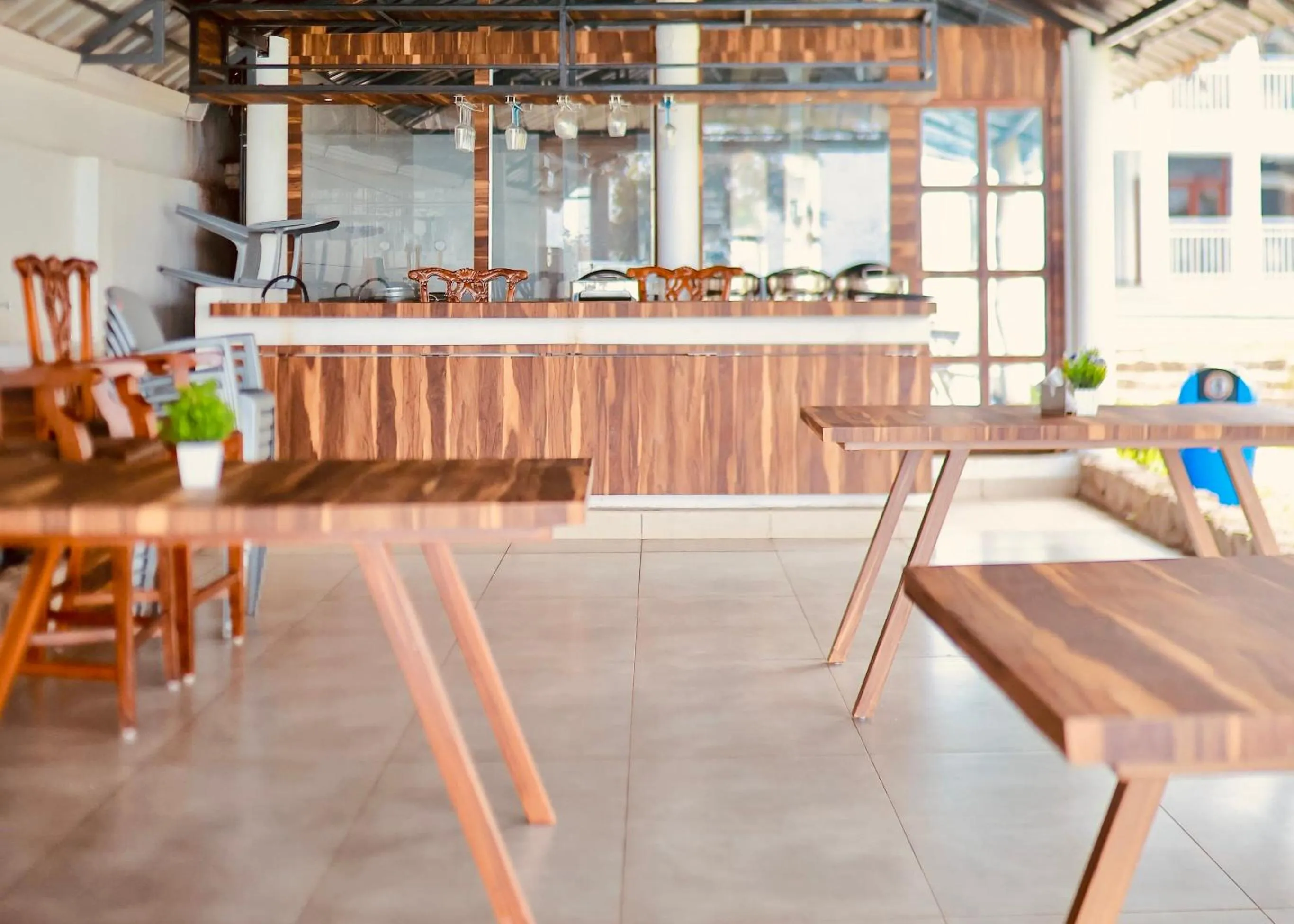 Restaurant/places to eat in Villa Sasha By Elixir Cliff