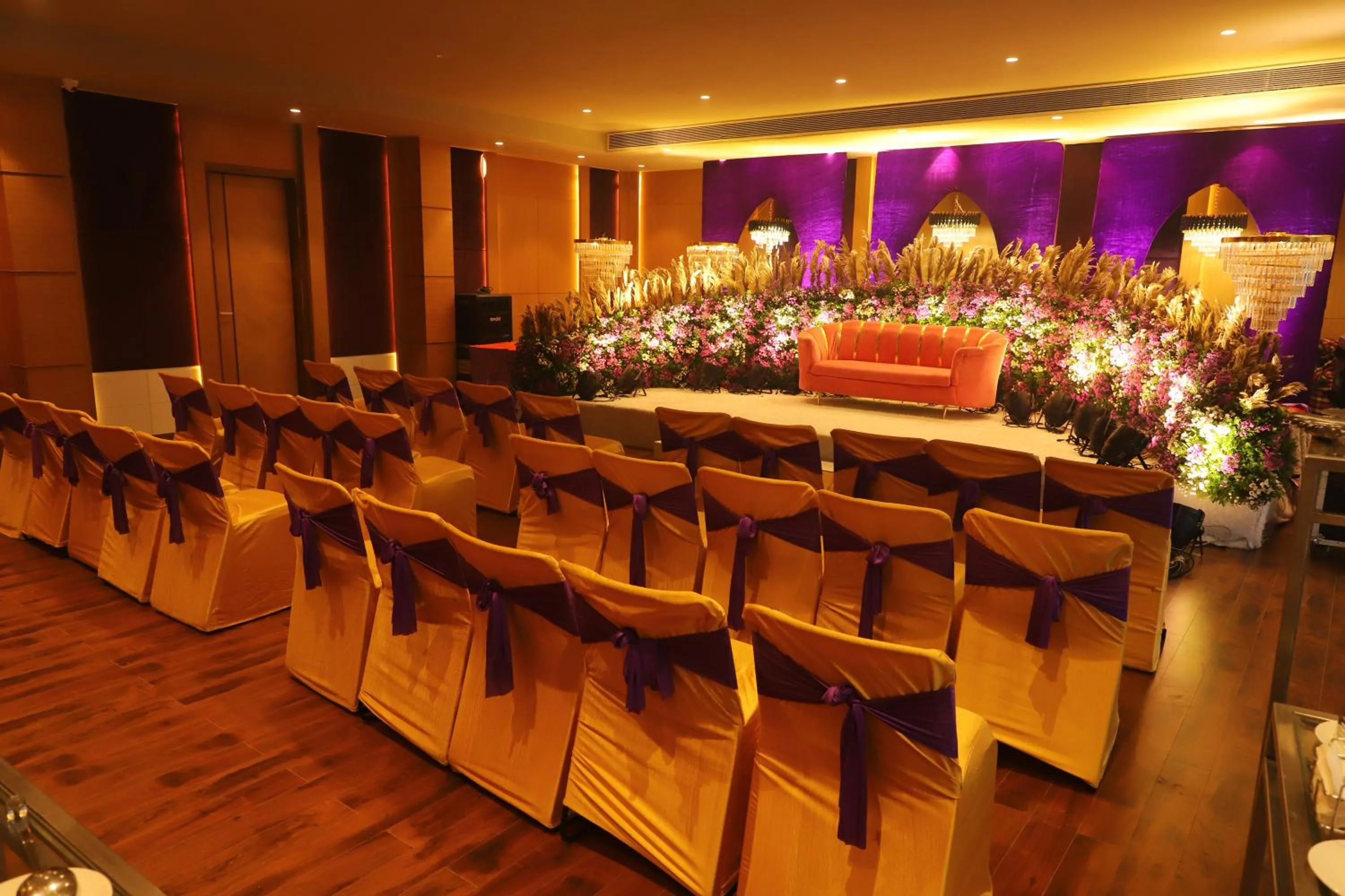 Banquet/Function facilities in Alba Inn, Vijay Nagar