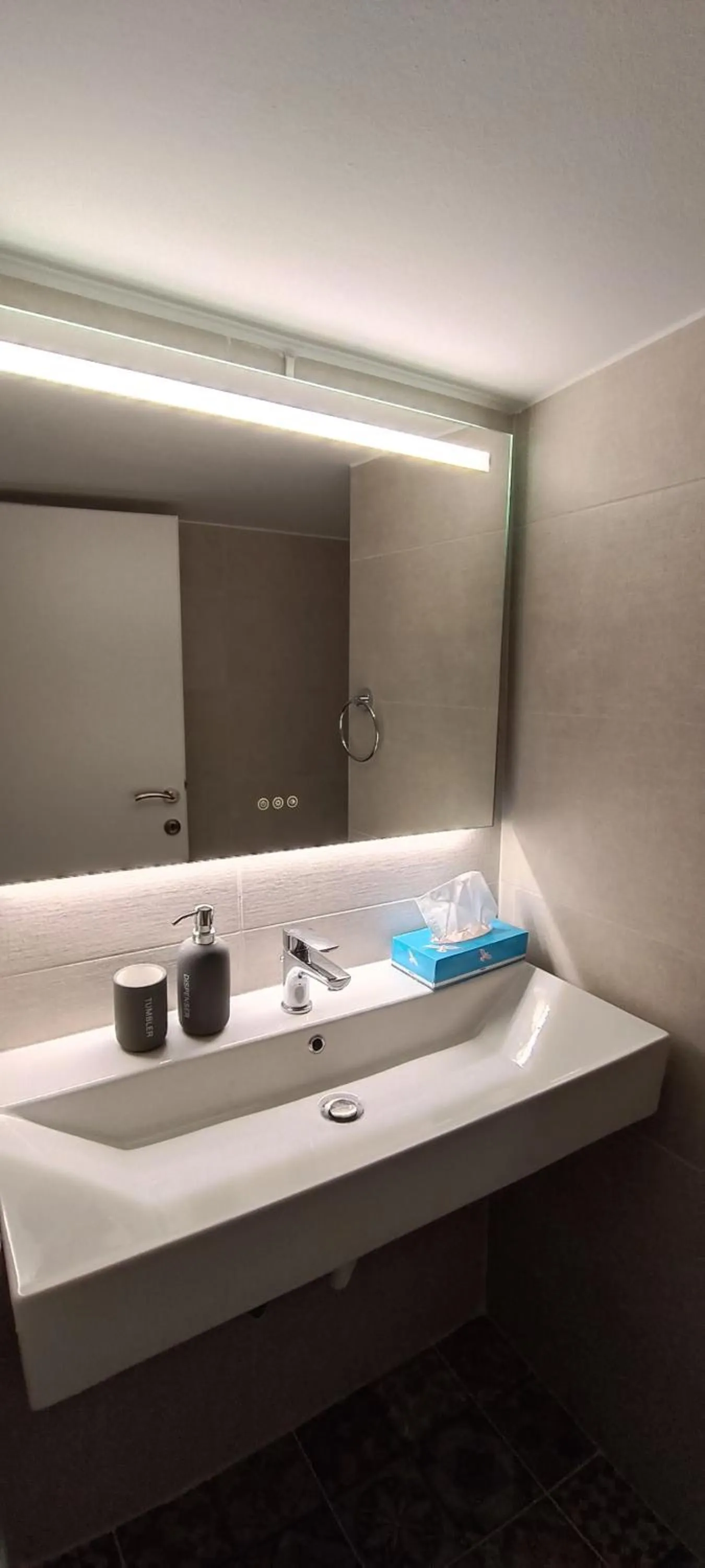 Artemis Plaza Suites