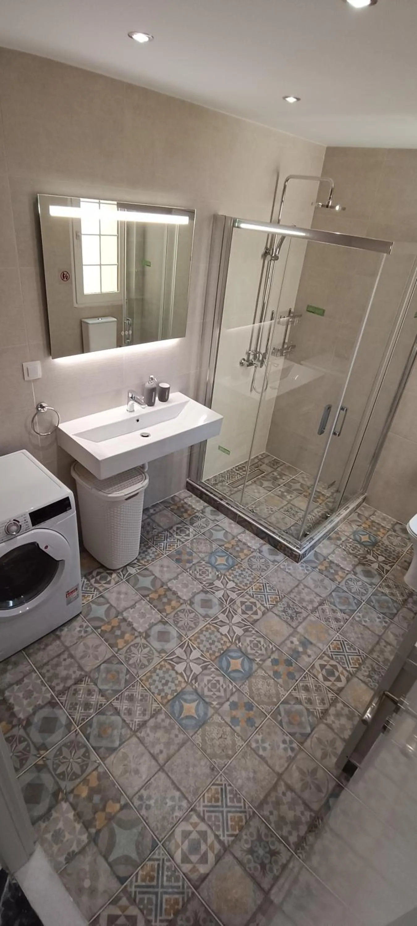 Artemis Plaza Suites