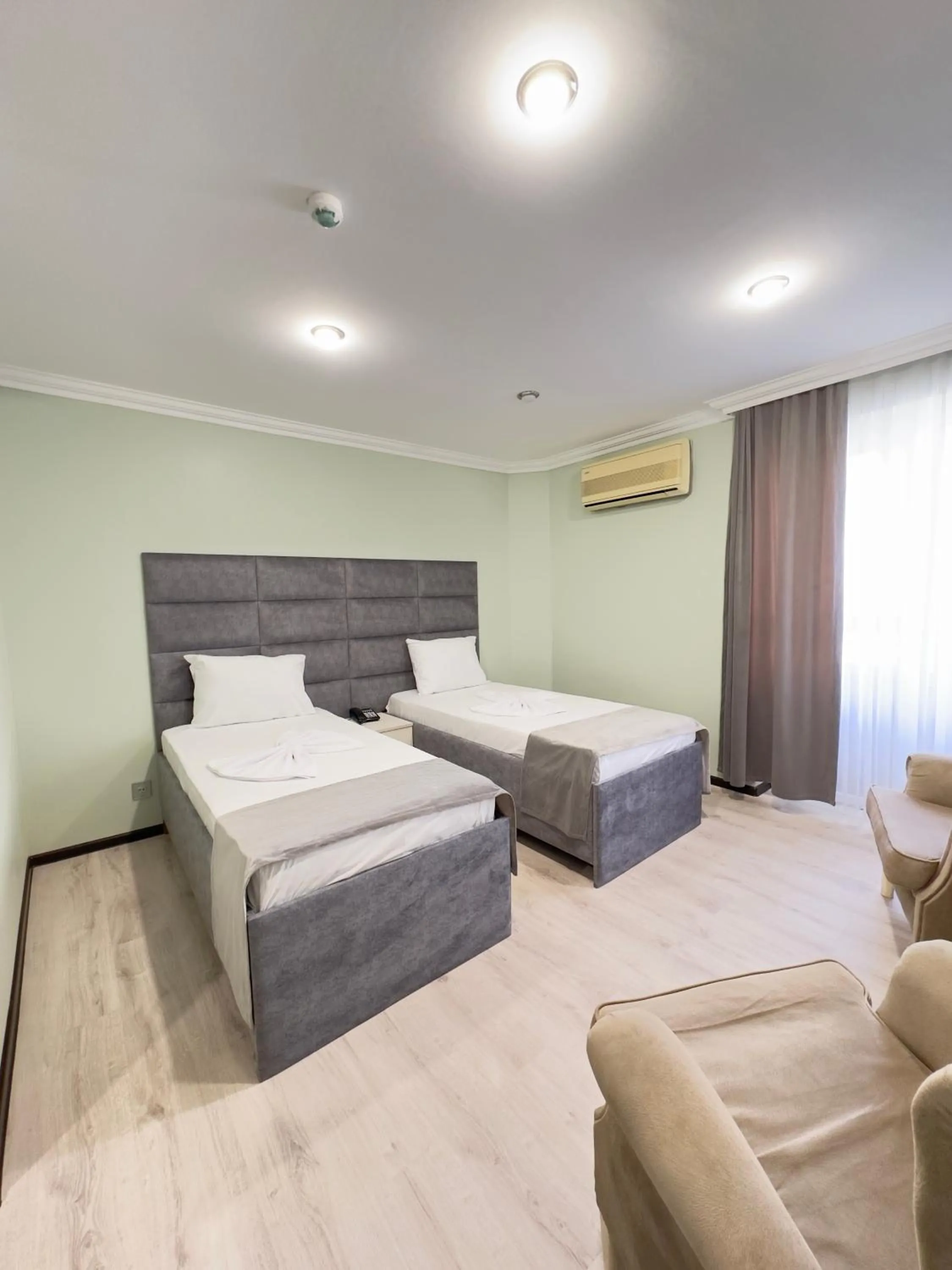 Photo of the whole room, Bed in RoseMary Inn