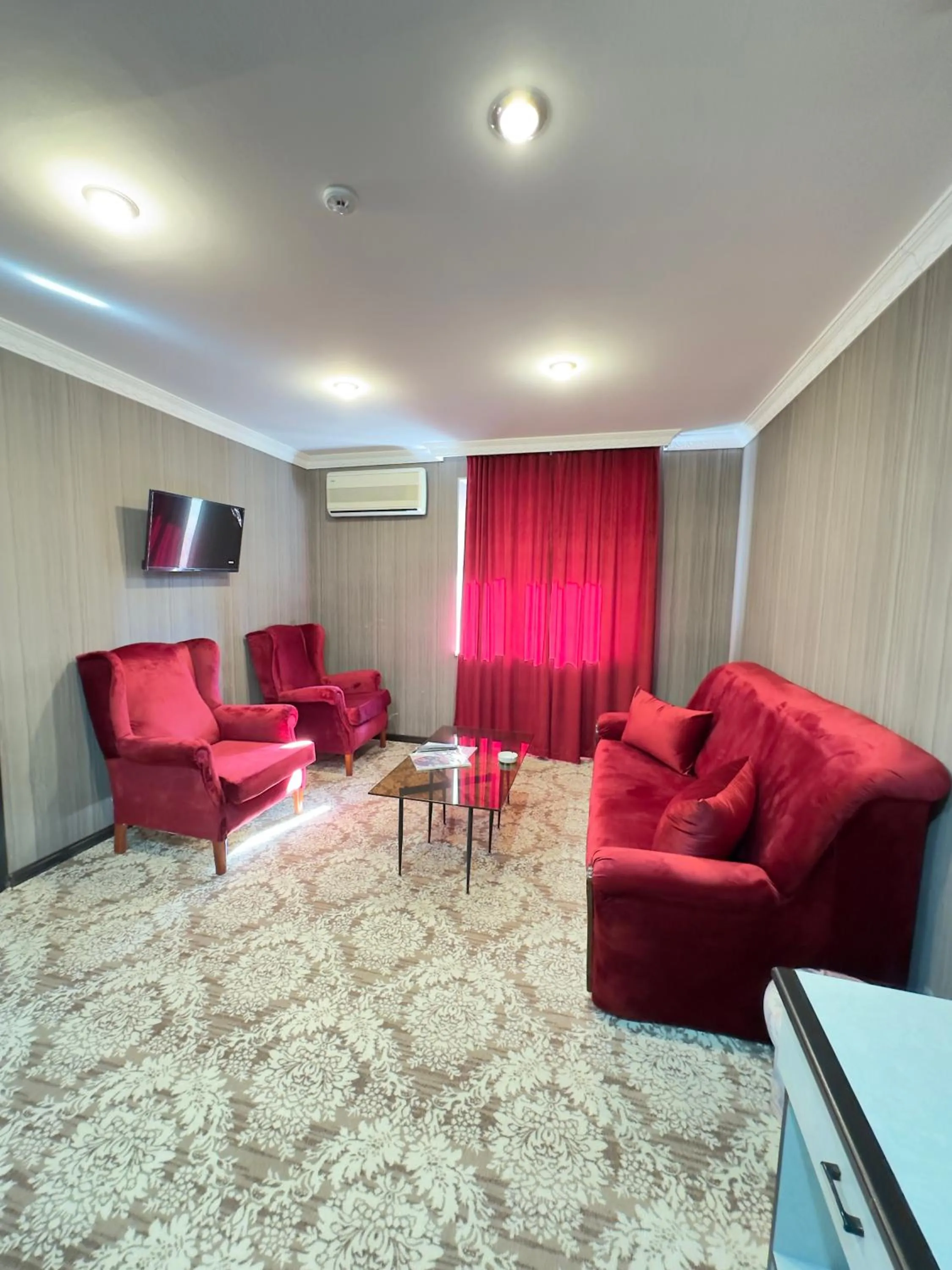 TV and multimedia in RoseMary Inn