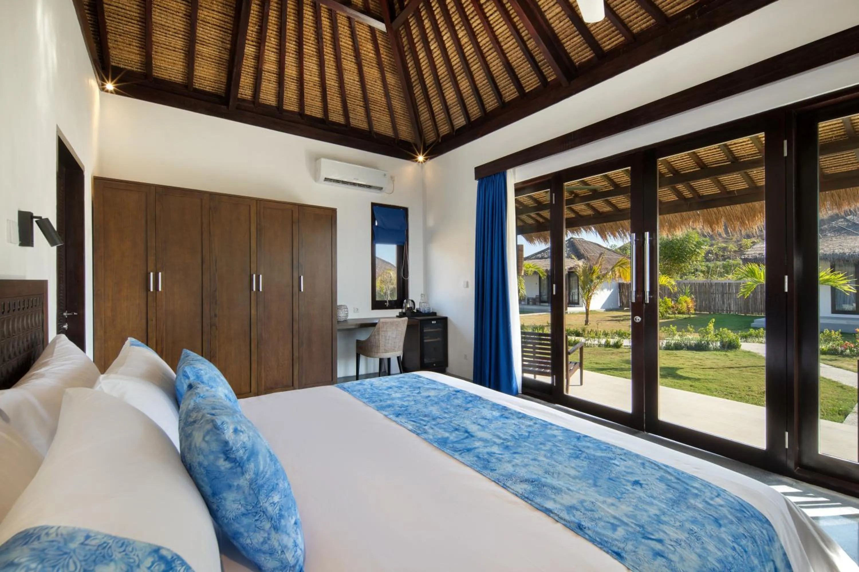 Bed in Mocean Beach Resort