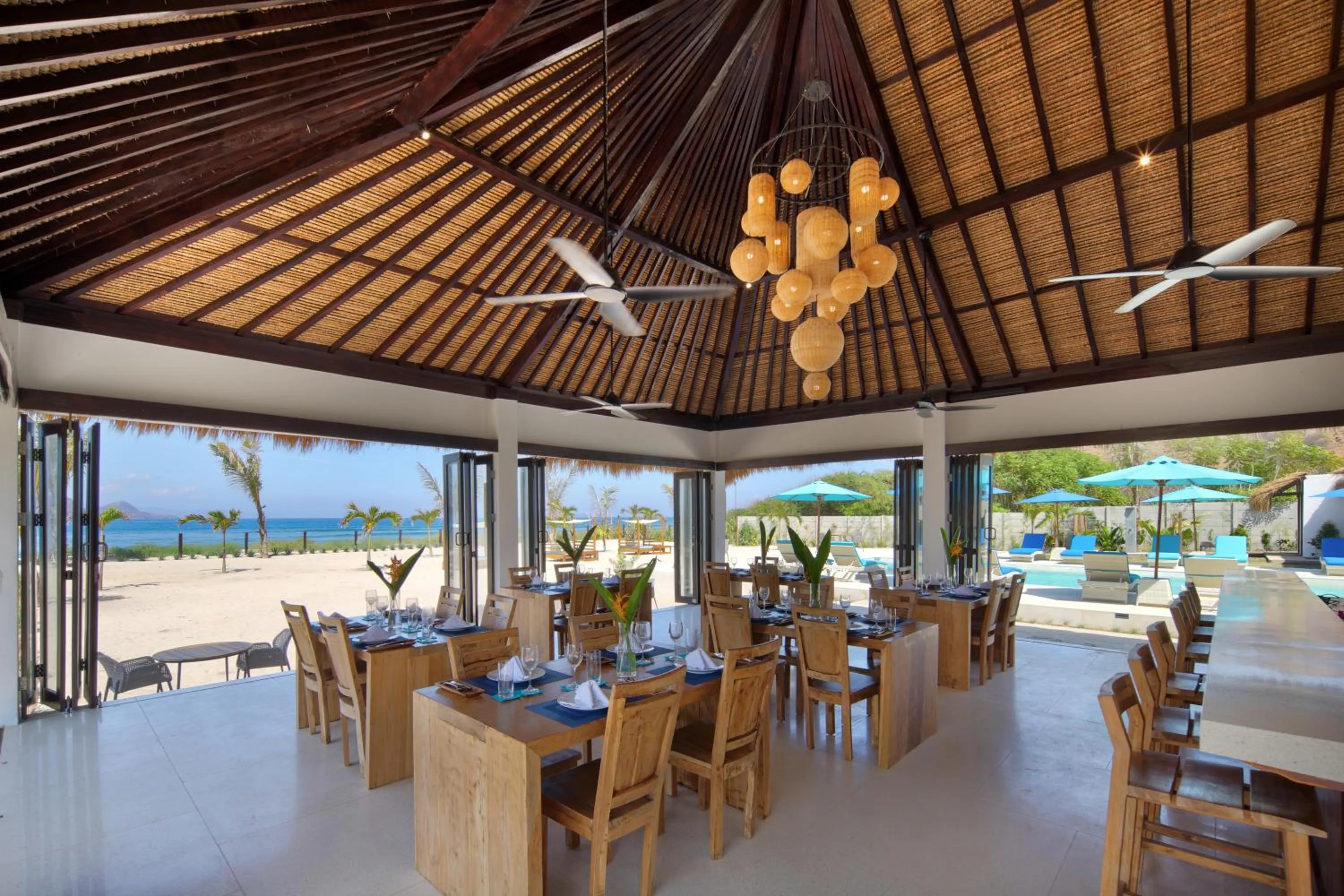 Restaurant/places to eat in Mocean Beach Resort