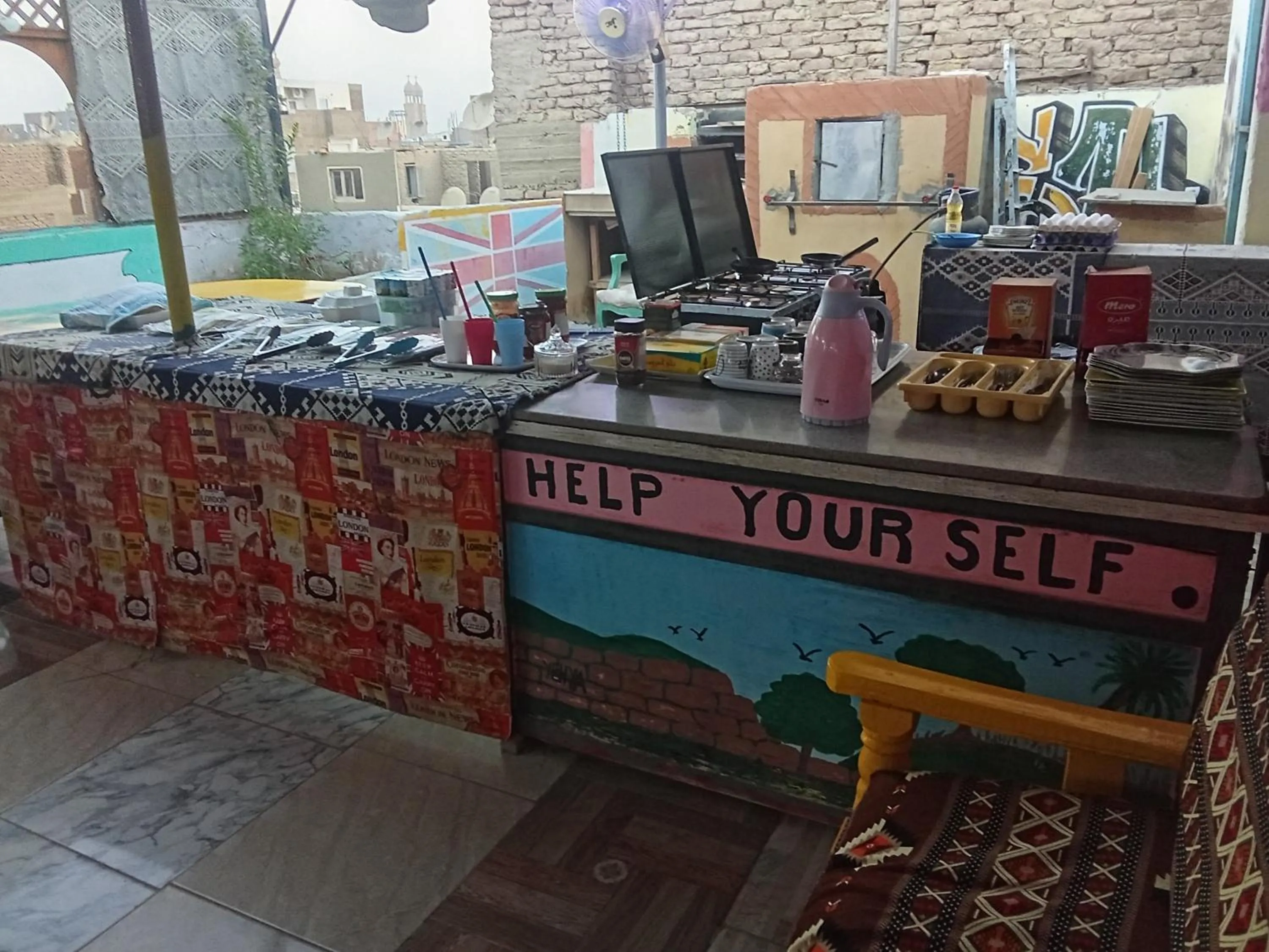 Restaurant/places to eat in Bob Marley Peace hotel luxor