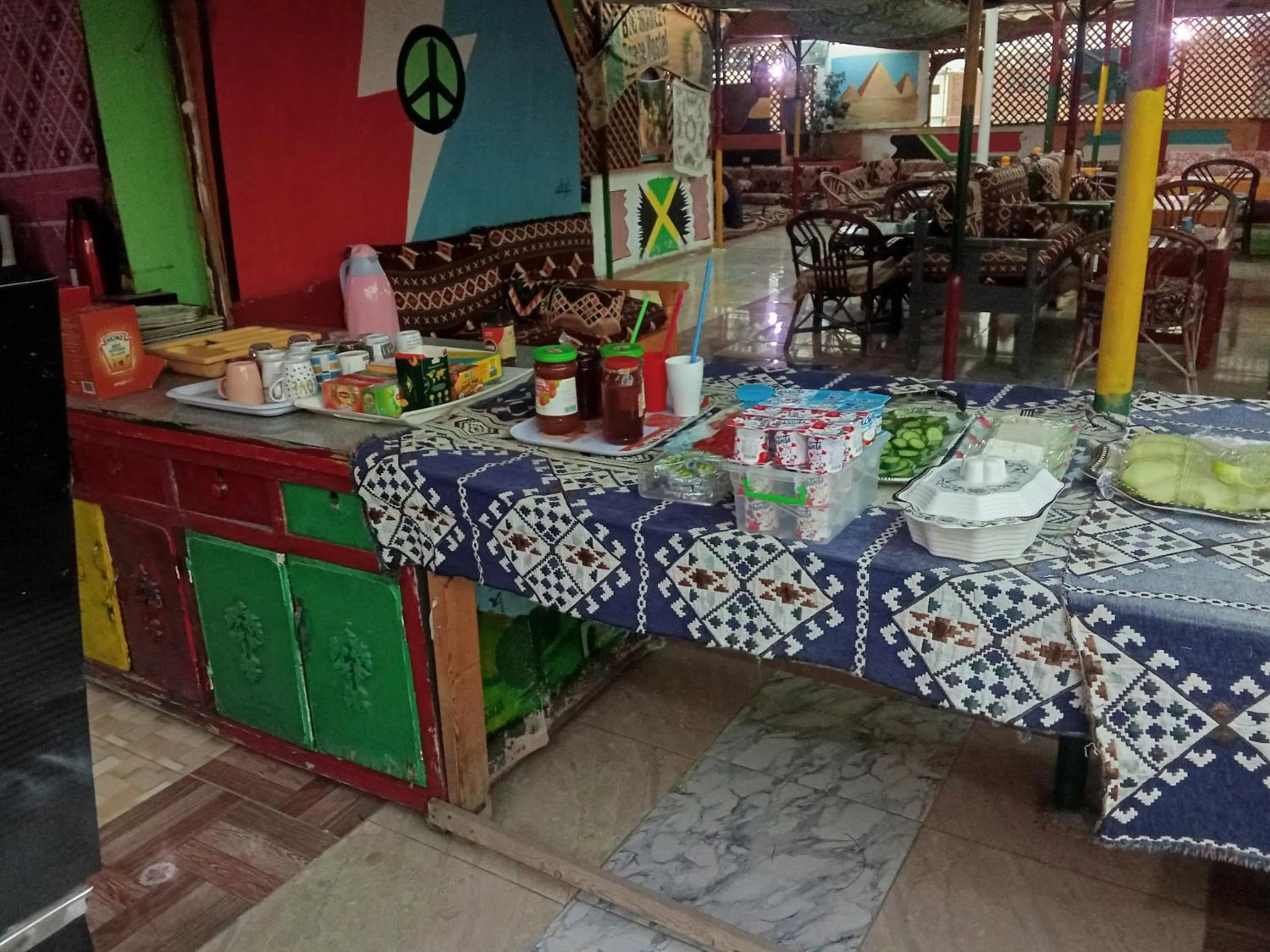 Restaurant/places to eat in Bob Marley Peace hotel luxor