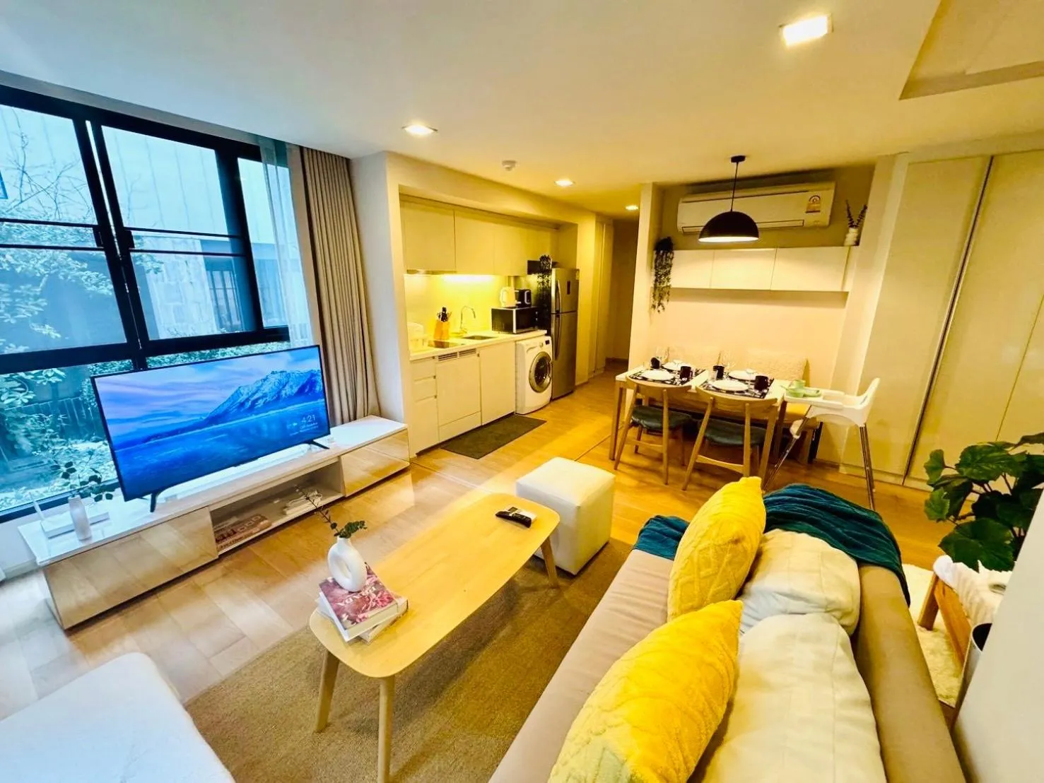 TV and multimedia, Bed in Cozy Spacious 1BR 2Bed GardenView 500m BTS Thonglo, Samitivej, SKV49, Rooftop Pool, Fast 500mbps wifi