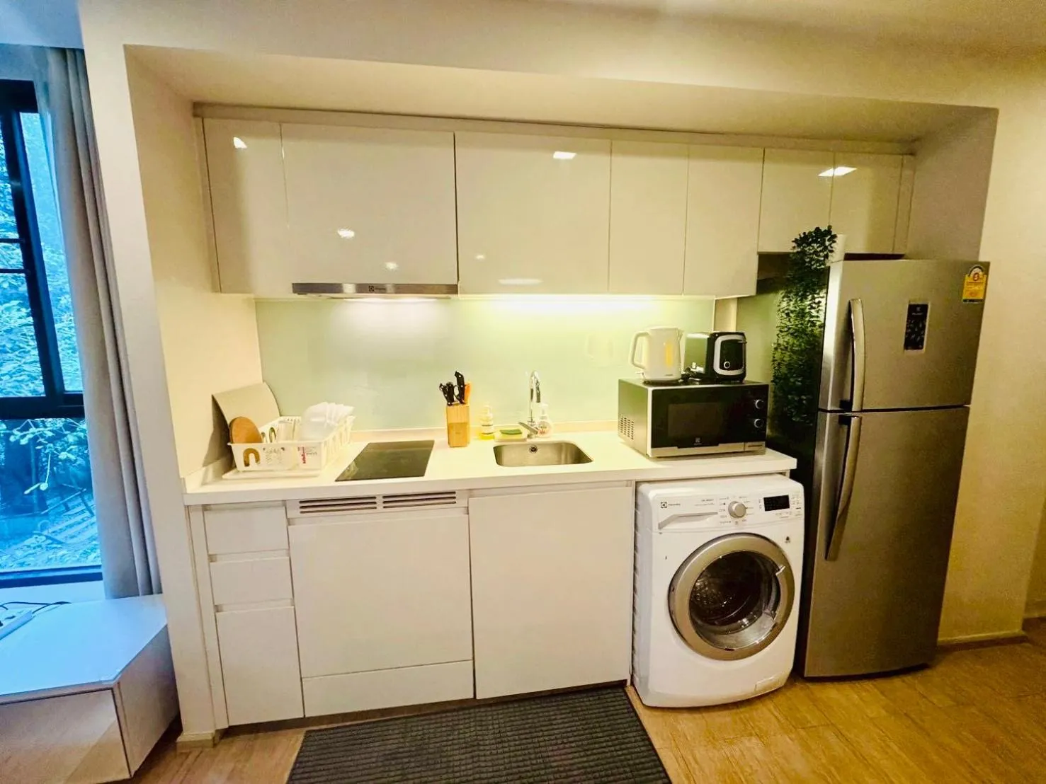 Coffee/tea facilities in Cozy Spacious 1BR 2Bed GardenView 500m BTS Thonglo, Samitivej, SKV49, Rooftop Pool, Fast 500mbps wifi