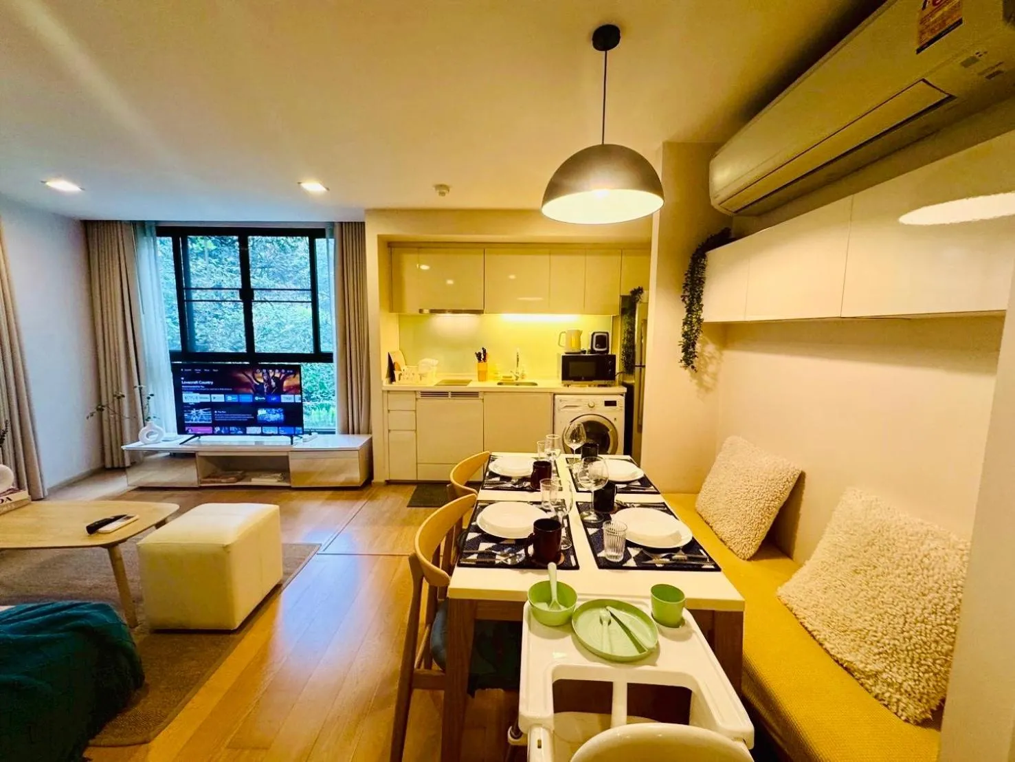 Kitchen or kitchenette, Bed in Cozy Spacious 1BR 2Bed GardenView 500m BTS Thonglo, Samitivej, SKV49, Rooftop Pool, Fast 500mbps wifi