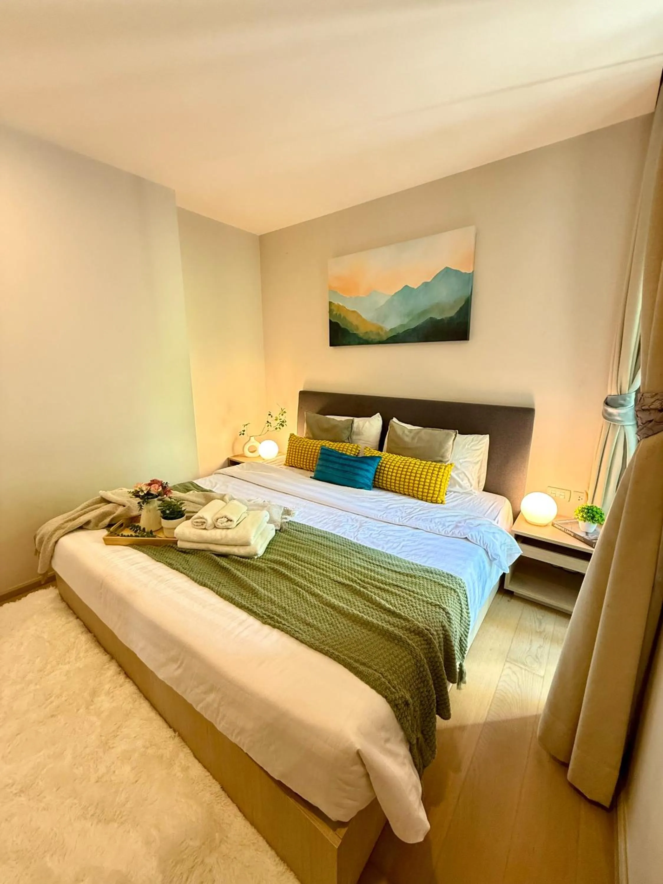 Bed in Cozy Spacious 1BR 2Bed GardenView 500m BTS Thonglo, Samitivej, SKV49, Rooftop Pool, Fast 500mbps wifi