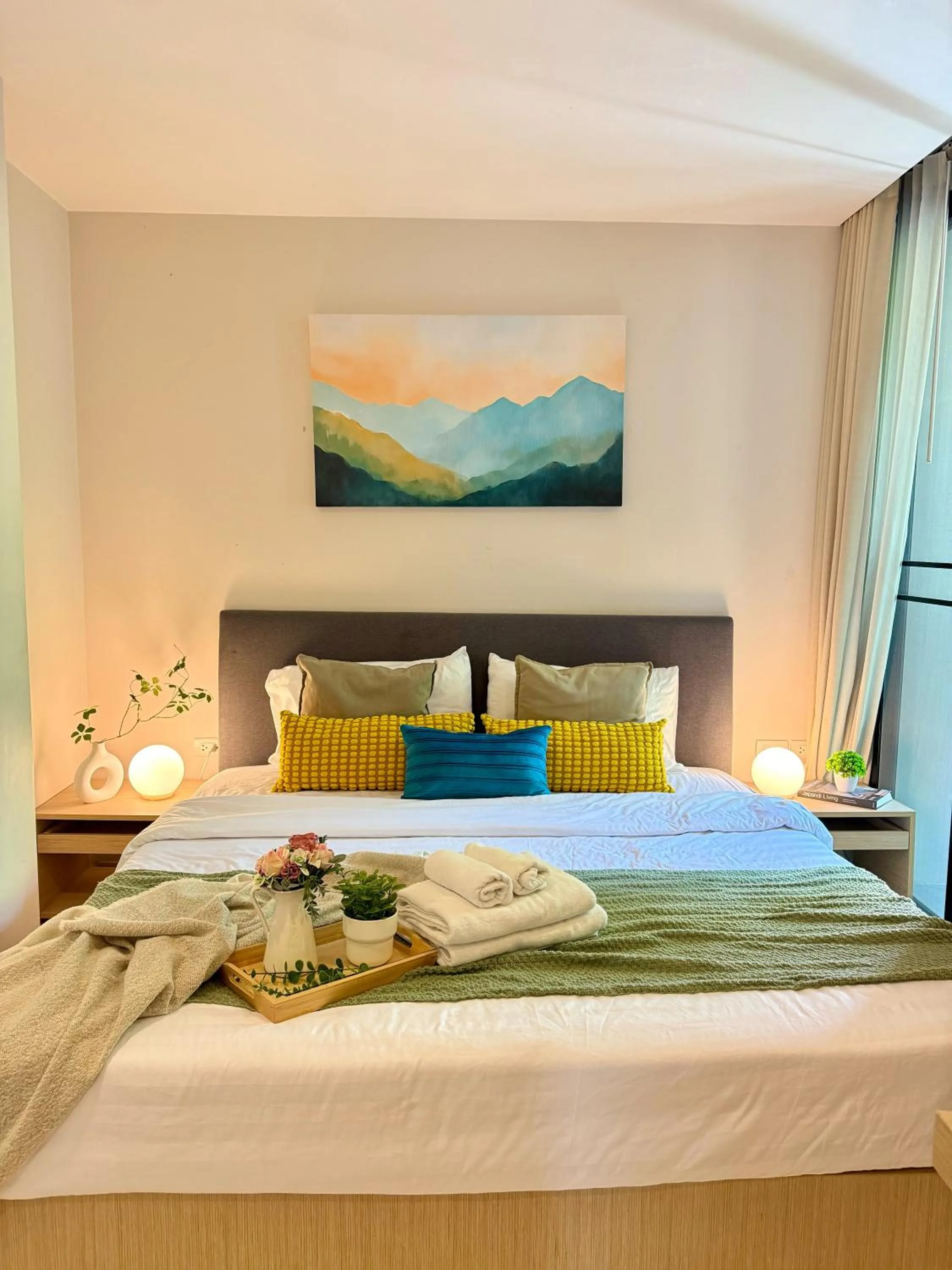 Bed in Cozy Spacious 1BR 2Bed GardenView 500m BTS Thonglo, Samitivej, SKV49, Rooftop Pool, Fast 500mbps wifi